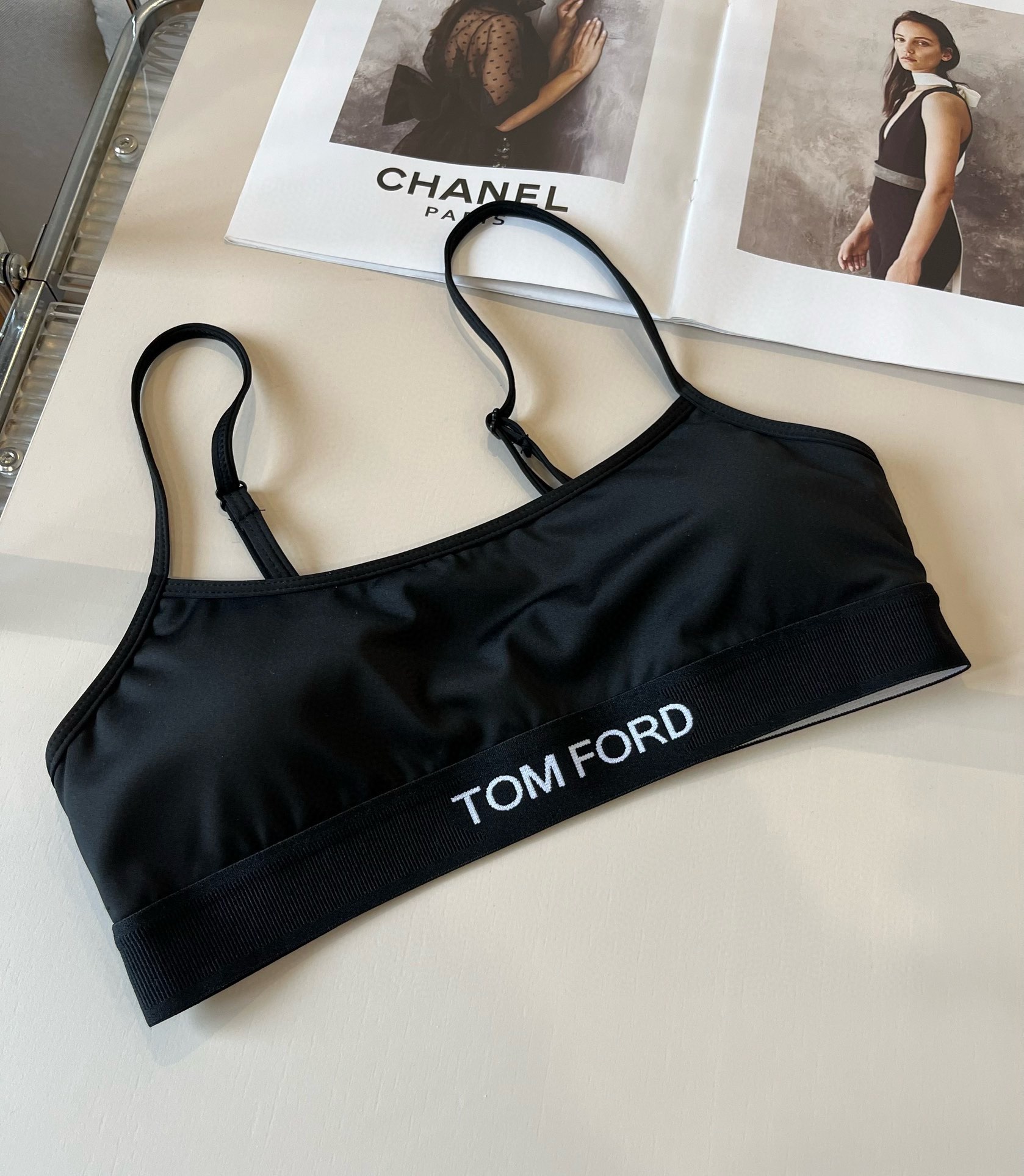 Tom Ford’s New Bikini Medium Suit with Cuckoo Vests and Triangulation Underpants Swimwear - 图片 4