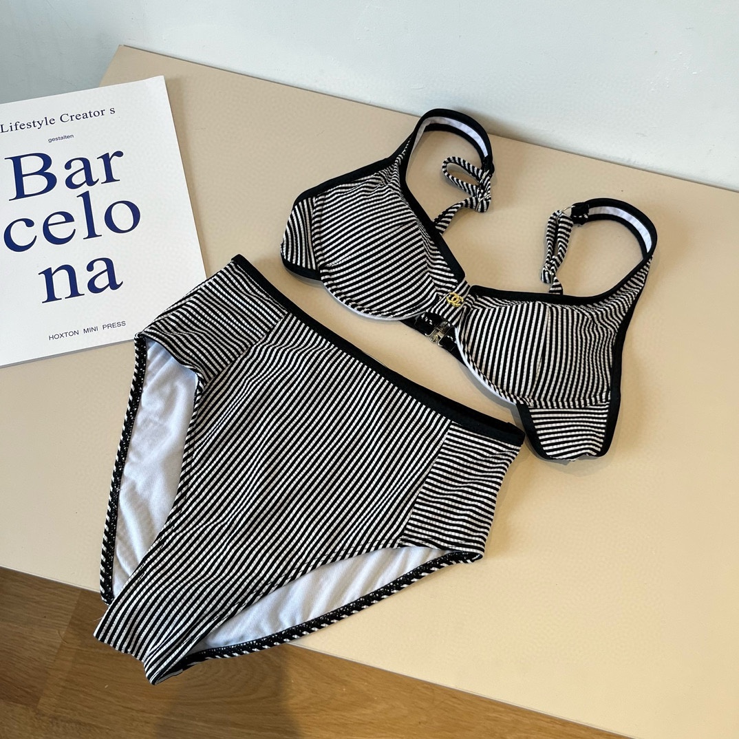 NO:303989,Chanel Chanel split bikini, with steel wire design S M L XL swimsuit swim trunk bikini, swimsuit, swimming trunk, bikini, chanel, chanel, swimsuits, bikinis19860909Chanel香奈儿分体比基尼,带钢圈设计S M L XL泳衣泳裤比基尼,泳衣，泳裤，比基尼,chanel,chanel,swimsuits,bikinis,accessory