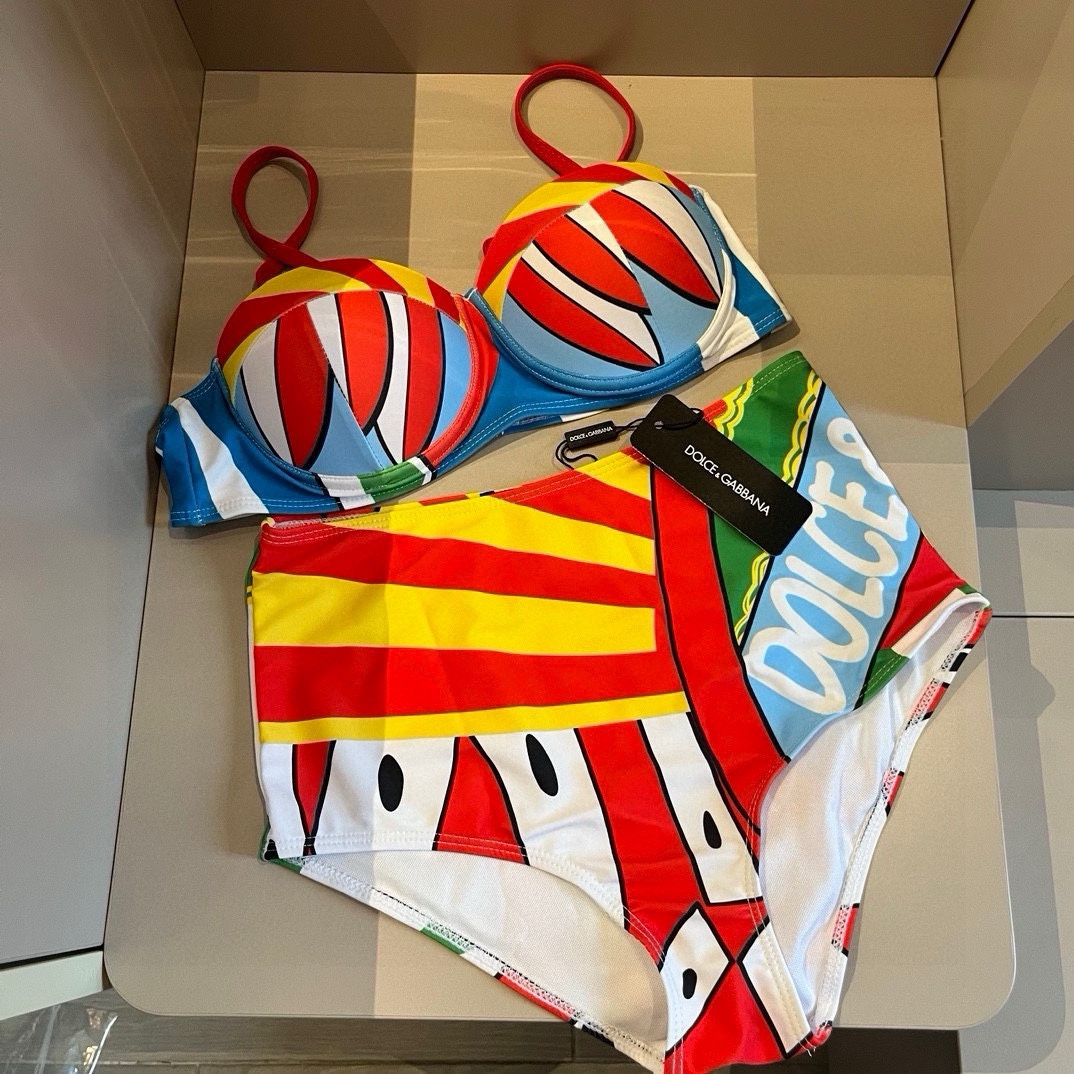 NO:303997,D&G Dolce & Gabbana classic bikini suitable for swimsuits in many scenarios♀Seaside, swimming pool, hot spring, water park, rafting can be worn inside and outside, and the fabric is breathable and comfortable. Quick-drying elastic swimsuits are more easy to clean. S M L XL swimsuits, swimsuits, swimsuits, bikinis, Dolce & Gabbana, Dolce & Gabbana, swimsuits, swimsuits, bikinis19860909D&G杜嘉班纳经典比基尼适合多种场景的游泳衣♀海边 游泳池 温泉 水上乐园 漂流都可以内搭外穿也完全可以 面料透气舒适.速干弹性的游泳衣更加帖肤易清洗S M L XL泳衣泳裤比基尼,泳衣，泳裤，比基尼,Dolce&Gabbana,Dolce&Gabbana,swimsuits,bikinis,accessory