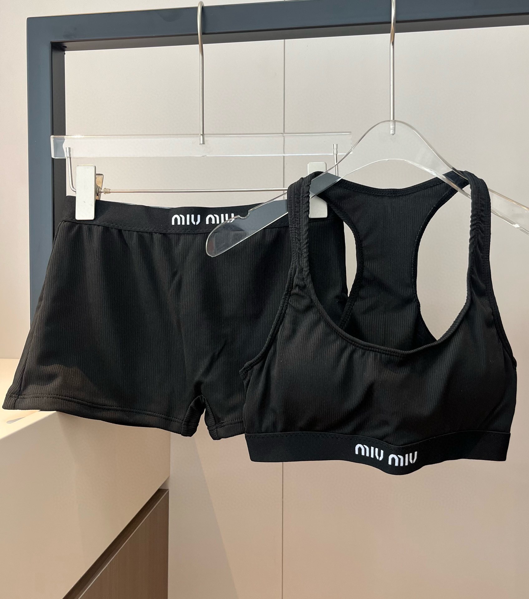 NO:304007,Miumiu Miu's new bikini swimsuit, split bikini, S M L XL swimsuit, swimsuit, swimsuit, bikini, miumiu, swimsuits, bikinis19860909miumiu缪缪新款比基尼泳衣,分体比基尼,S M L XL泳衣泳裤比基尼,泳衣，泳裤，比基尼,miumiu,swimsuits,bikinis,accessory