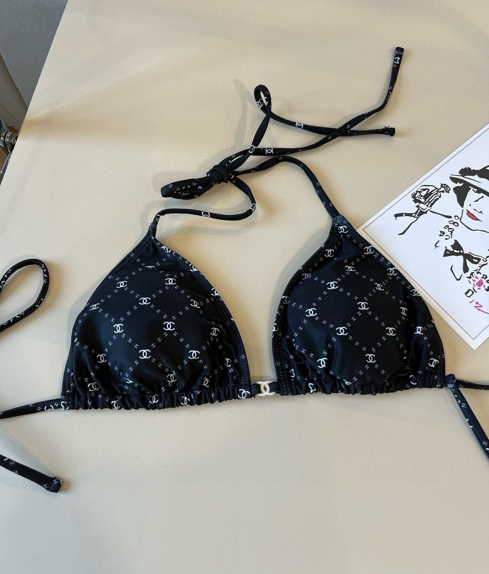 NO:303996,Chanel Bikini Swimsuit Suit Suit Suit Suit Suit for a variety of scenes♀Seaside, Swimming Pool, Hot Spring, Water Park, Rafting can be worn inside or completely. The one-piece design covers the flesh and looks tall. The belly is a little fleshy and does not affect our beauty. The back design reveals the beautiful back. The fabric is breathable and comfortable. The quick-drying elastic swimsuit is easier to clean. S M L Xl swimsuits, swimsuits, bikinis19860909Chanel比基尼泳衣 适合多种场景的游泳衣♀海边 游泳池 温泉 水上乐园 漂流都可以内搭也完全可以 连体设计遮肉显高挑 腹部有点肉肉也不影响咱美美的 背面设计大露美背 面料透气舒适.速干弹性的游泳衣更加帖肤易清洗 码数S M L Xl泳衣泳裤比基尼,泳衣，泳裤，比基尼,chanel,swimsuits,bikinis,accessory