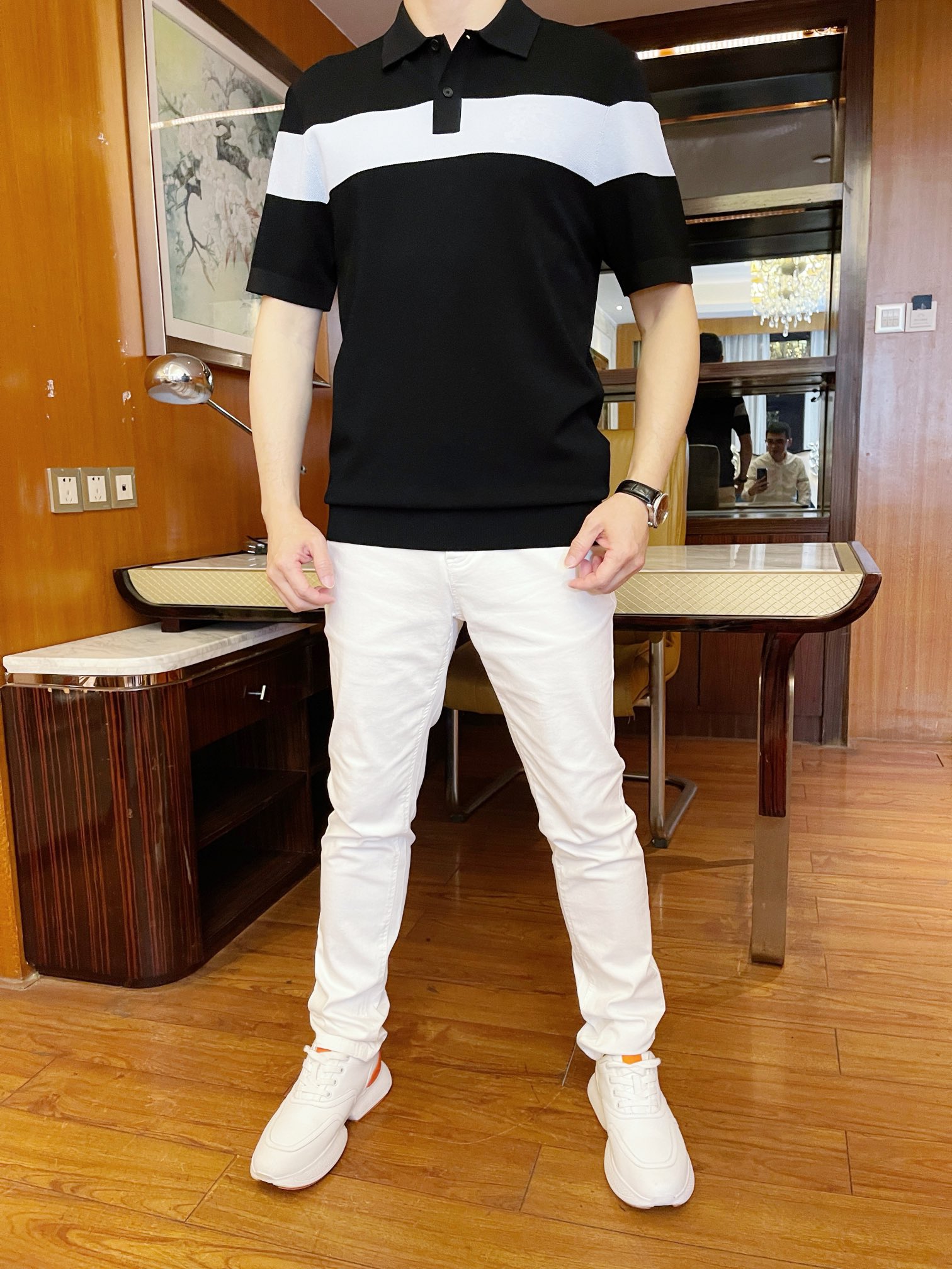 NO:129162,Bobery-2025 counter latest hot-selling Polo, European and American counters, hot-selling items!  Selected Italian imported Ilit fabrics with simple and elegant designs, the exquisite Pegasus logo on the chest and the right contrasting colors show elegance. There is no need to say much about the effect of the upper body. The number of codes is 48-56 (model 173/130 wears 48, with Hong Kong Lane Crawford gift box packaging), alexander wang19860909博柏利-2025专柜最新爆款Polo出货 欧美专柜热销单品！精选意大利进口伊力特面料搭配简约大方的设计,胸前的精致的飞马标志和恰到好处的撞色相当彰显雅致 上身效果不用多说.码数48-56（模特173/130穿48、配香港连卡佛礼盒包装）,,alexander wang,Men's clothing