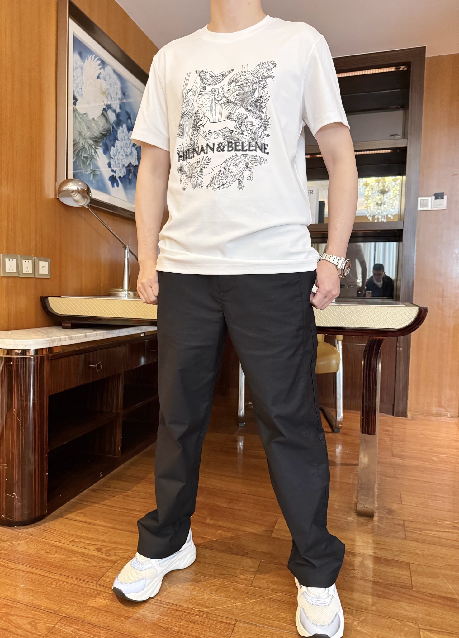 NO:129150,BALLY-2025 counter latest hot T-shirt shipment, hot-selling items in European and American counters!  Selected Italian imported mercerized cotton fabrics with the latest designs, the unique brand logo on the chest highlights the fashion, and the upper body effect can be seen. Number of codes 48-56 (model 173/130 wears 48 with Hong Kong Lane Crawford gift box packaging), tees, t-shirt, alexander wang19860909BALLY-2025专柜最新爆款t恤出货 欧美专柜热销单品！精选意大利进口丝光棉面料搭配最新的设计,胸前的独特品牌logo彰显时尚 上身效果看得见.码数48-56（模特173/130穿48配香港连卡佛礼盒包装）,,tees，t-shirt,alexander wang,Men's clothing