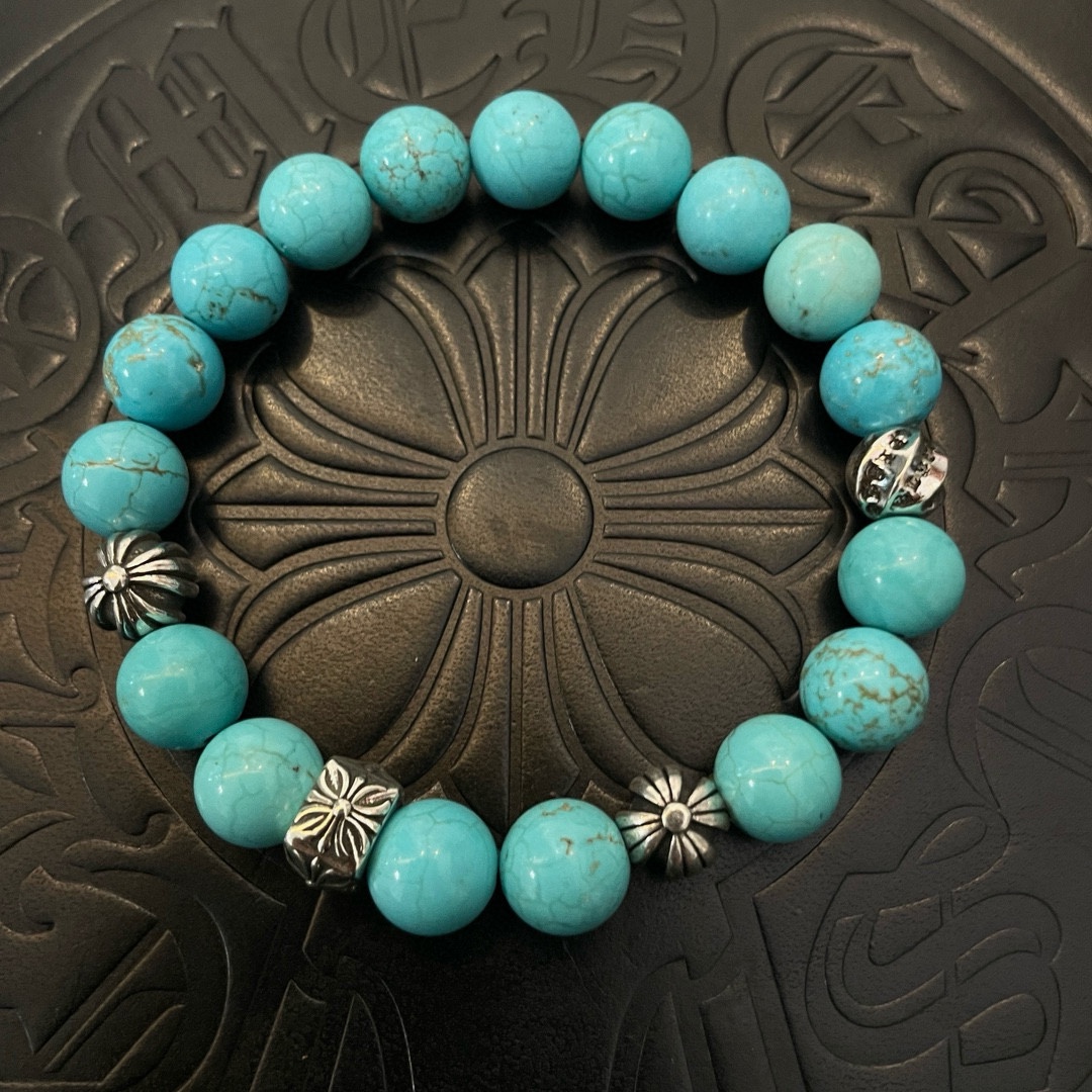 NO:113002,New [Counter Quality] Chrome Hearts Croxin Classic retro multi-element blue turquoise bracelet, different pattern design styles with different concave and convex shapes, presenting uniqueness. Cross Scout flowers are Croxin's ambitions, so they last longer. Genuine version of Chrome Hearts Croxin, different from the market, benchmarking the quality of the version, looking at the details of the letter printing, retro old gray oxygen level. Seiko version!  !  !  Pure handmade ~ Authentic model opening must-have fashion and fashion, both men and women can wear it, same style for couples, original official website, rock punk style silver style, retro elements, trendy and versatile!  , jewelry boutique, chrome hearts, chrome hearts, bracelet19860909新款【专柜品质】Chrome Hearts克罗心 经典复古多元素蓝松石手串手链,凹凸造型不同的花纹设计风格 呈现出与众不同 十字架 童军花是克罗心的志 所以更经久不衰 正品打版Chrome Hearts克罗心 区别市场普通轻版 对版对标品质 看字印细节 复古做旧灰氧程度.精工版本！！！ 纯手工打造 ～正品开模潮流时尚必备 男女均可佩戴 情侣同款 官网原版 摇滚朋克泰银风格 复古元素 潮流百搭！,饰品精品,chrome hearts,chrome hearts,bracelet,Jewelry