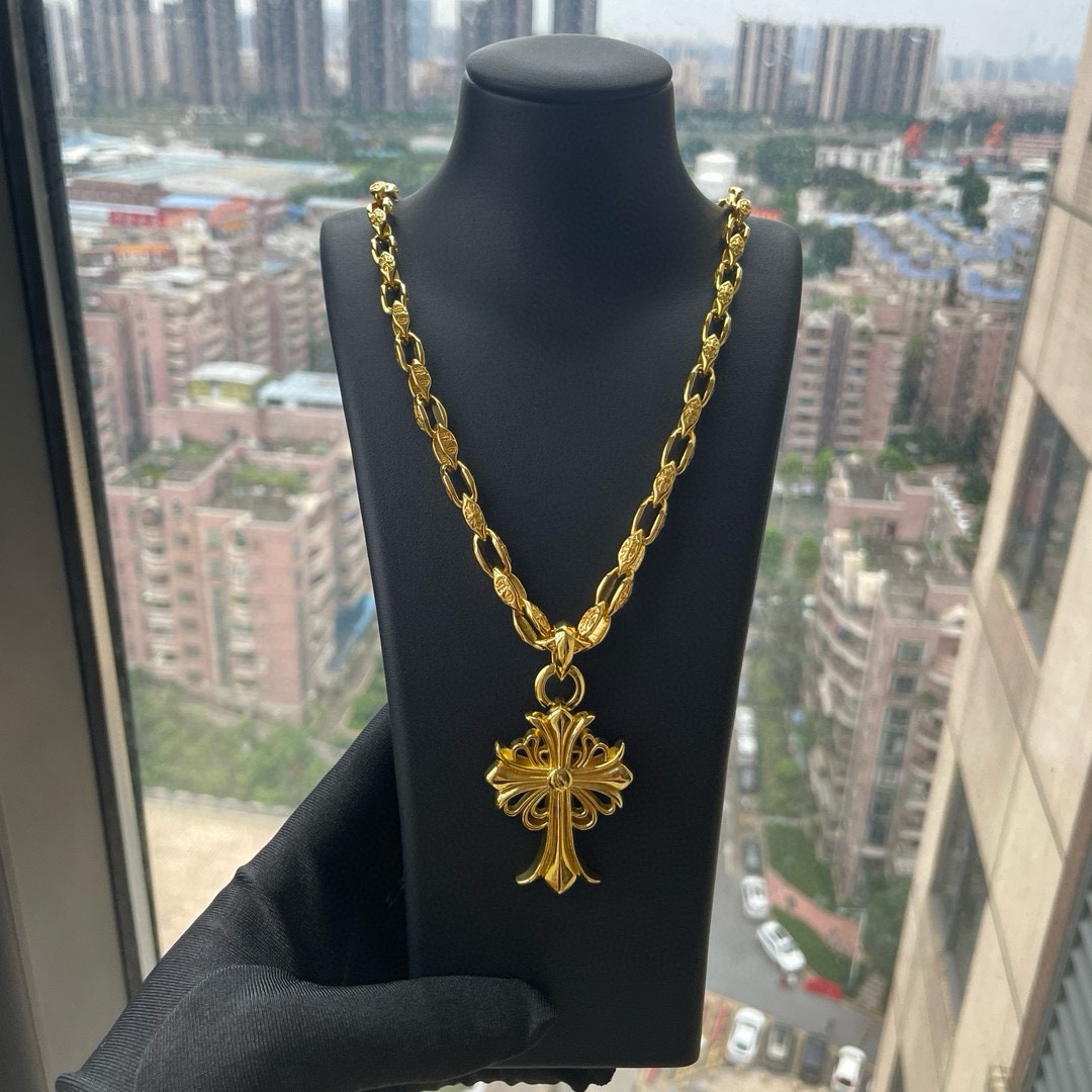NO:107586,TikTok/Kuaishou/ins/Xiaohongshu/Live Hot, New [Counter Quality] Chrome Hearts Croxin Golden Necklace, Vine Flower Cross Pendant, Top Body is very noble, a fashion essential, can be worn by both men and women, same style for couples, official website original version, rock punk Thai silver style, retro elements, trendy and versatile!  Chain length 60 cm, jewelry quality, chrome hearts, chrome hearts, necklace, gold19860909批 抖音/快手/ins/小红书/直播热门 ,新款【专柜品质】Chrome Hearts克罗心黄金色项链 ,藤花十字架吊坠,上身贵气十足,潮流时尚必备 男女均可佩戴 情侣同款 官网原版 摇滚朋克泰银风格 复古元素 潮流百搭！ 链长60厘米,饰品精品,chrome hearts,chrome hearts,necklace,gold,Jewelry