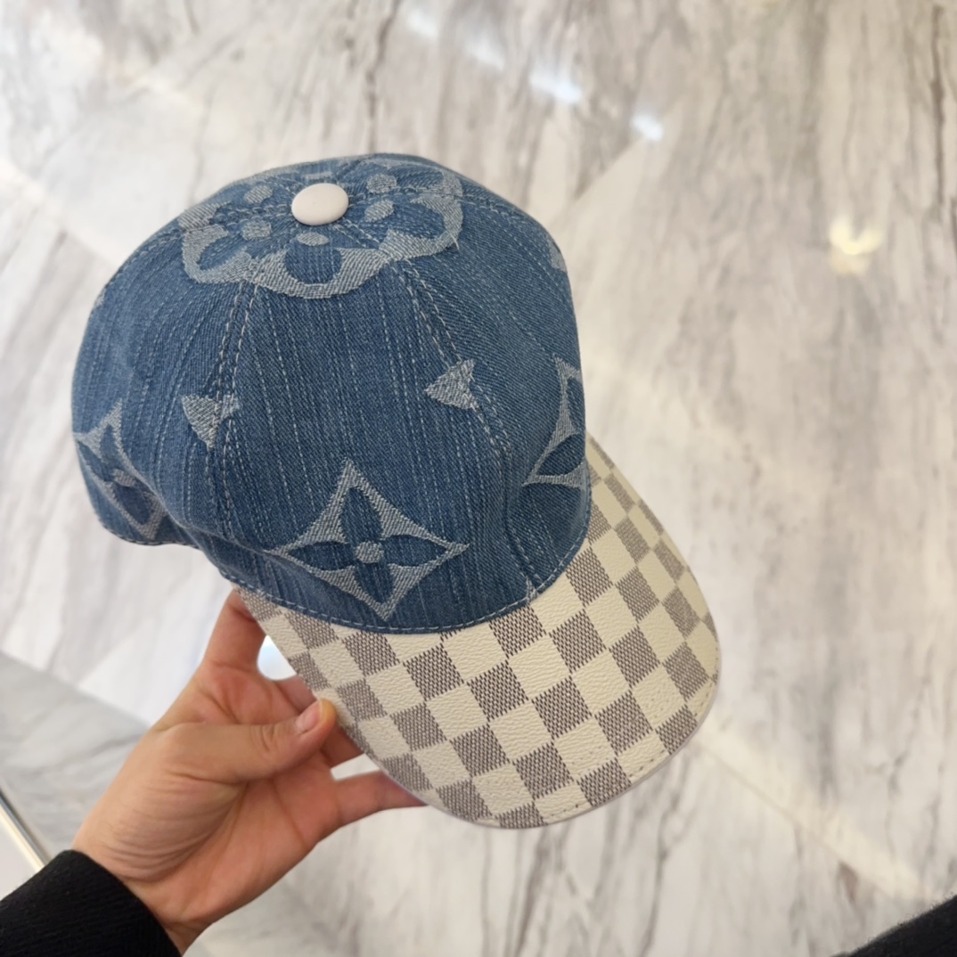 


LV路易威登，经典原单棒球帽， LV真皮压花，专柜常年热卖款，口碑极佳，11开模订制，原版头层牛皮