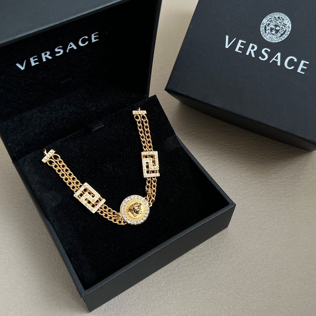 Luxury Italian Brand Van Sage: Mythical Medusa Bracelets and Unique Fashion Empire - 图片 1