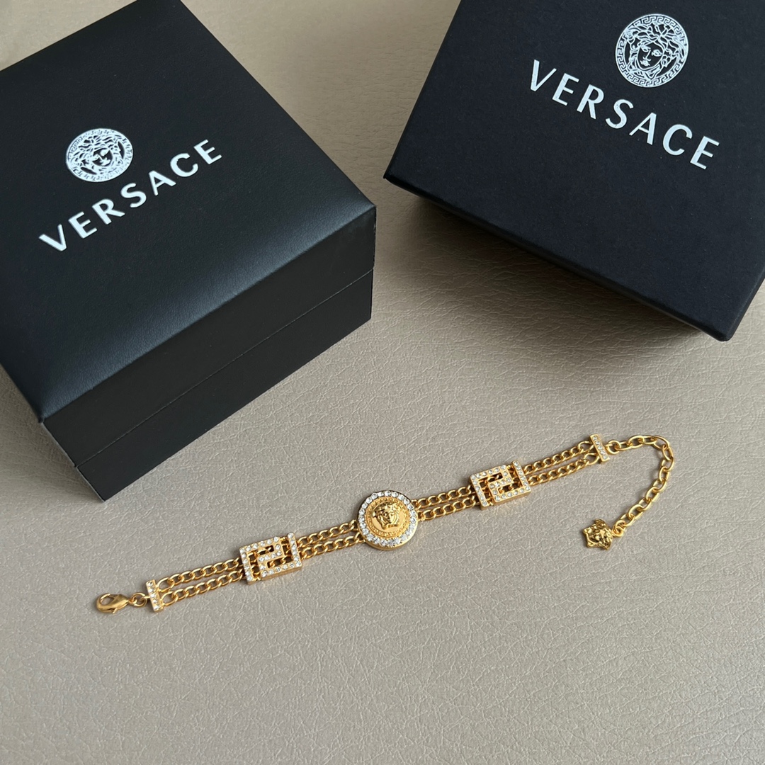 Luxury Italian Brand Van Sage: Mythical Medusa Bracelets and Unique Fashion Empire - 图片 4