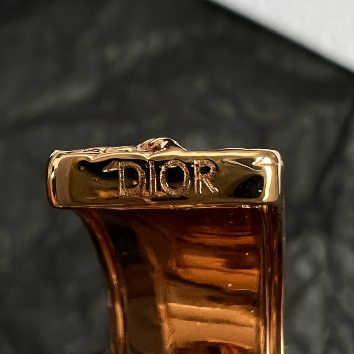 【p115 】👑Dior 迪奥 耳钉 专柜一致上新 精选原版一致 黄铜材质 甜美气质高雅。