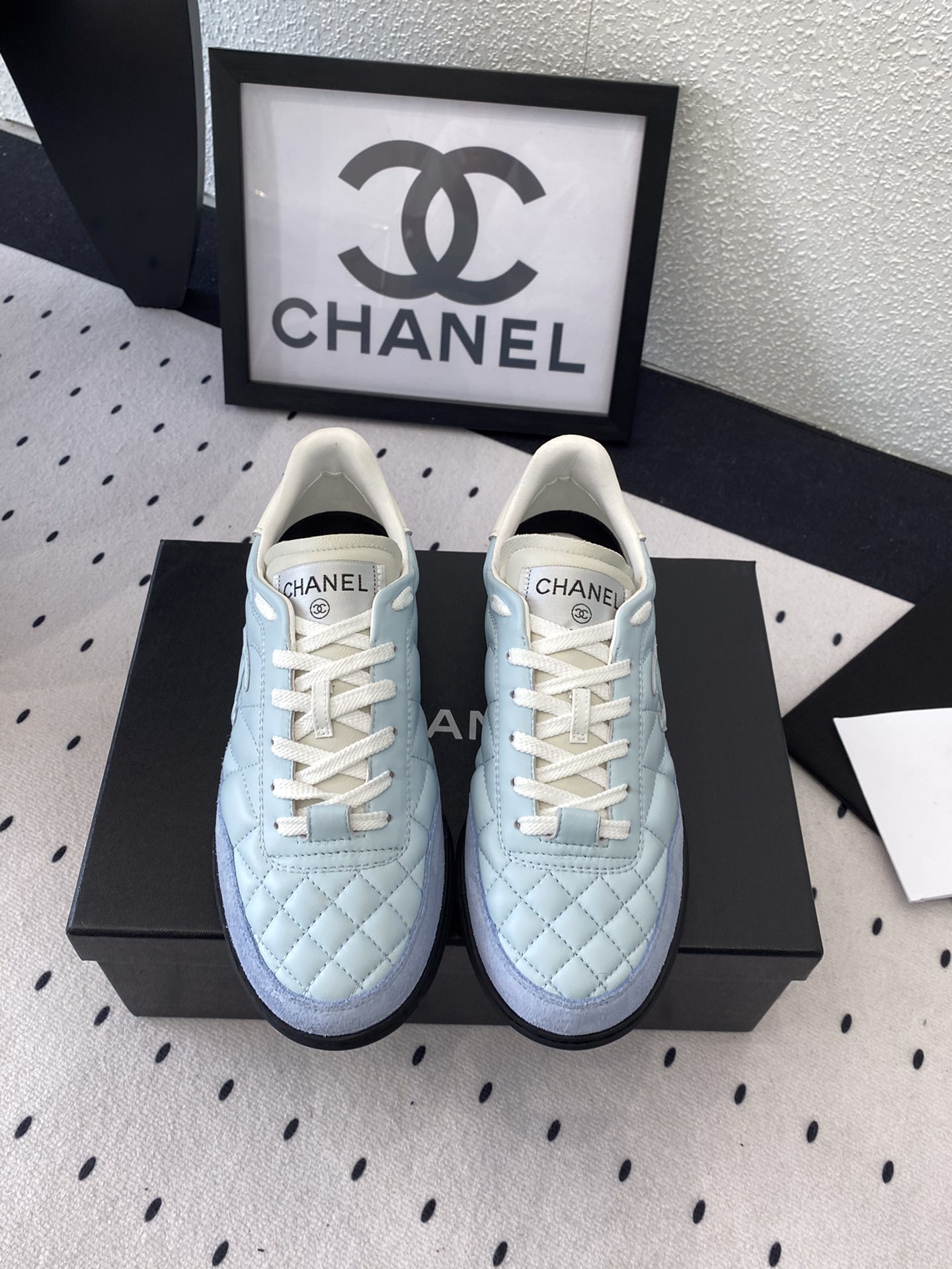 NO:247688,Chanel new baseball shoes, a must-have casual shoes for girls in the top version of coco. The sole broken nail design is super soft Original custom lambskin diamond-shaped upper Imported custom sheepskin lining Original open mold broken nail rubber outsole Size: 35-40, casual shoes/sports shoes, chanel, sneakers, sheepskin19860909Chanel新款棒球鞋 顶级版本 coco女孩必入的一款休闲鞋 鞋底碎钉设计超级柔软 原版定制小羊皮菱格纹鞋面 进口定制羊皮内里 原版开模碎钉橡胶大底 Size: 35-40,休闲鞋/运动鞋,chanel,sneakers,sheepskin,Women's Shoes