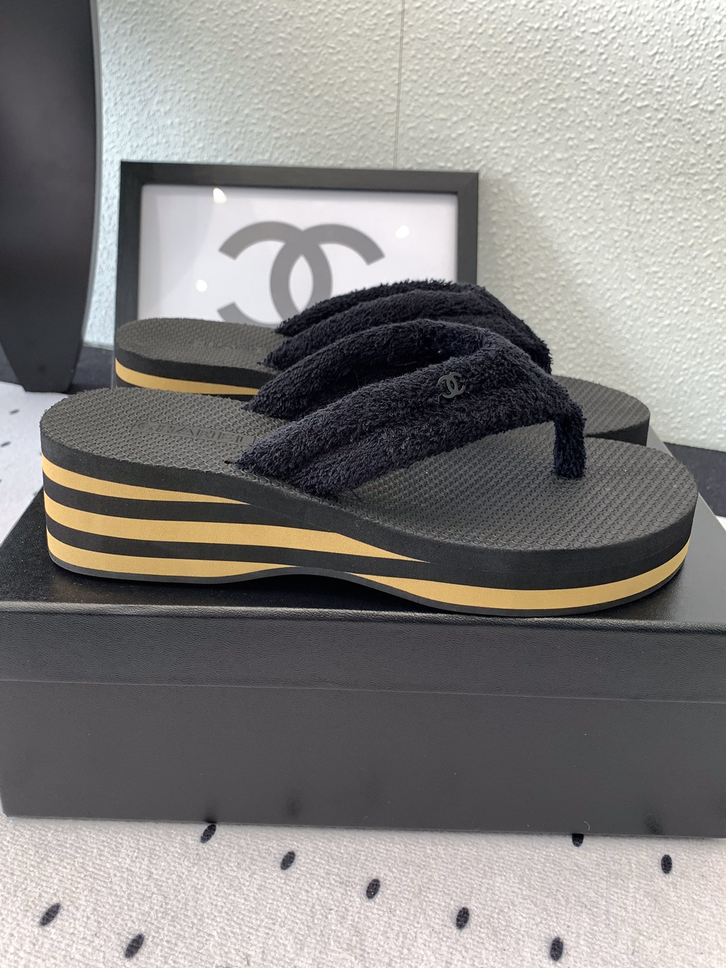 Chanel Chanel早春新款夹趾人字拖鞋