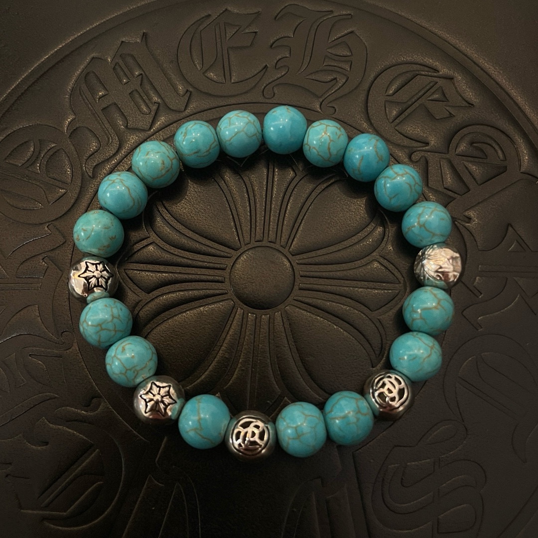 NO:113027,New [Counter Quality] Chrome Hearts Croxin Classic retro multi-element blue turquoise bracelet, bracelet, different pattern design styles with concave and convex shapes, presenting uniqueness. Cross Scout flowers are Croxin's ambitions, so they last longer. Genuine version of Chrome Hearts Croxin, different from the market, benchmarking the quality of the version, looking at the details of the letter printing, retro old gray oxygen level. Seiko version!  !  !  Pure handmade ~ Authentic model opening must-have fashion and fashion, both men and women can wear it, same style for couples, original official website, rock punk style silver style, retro elements, trendy and versatile!  , jewelry boutique, chrome hearts, chrome hearts, bracelet19860909新款【专柜品质】Chrome Hearts克罗心 经典复古多元素蓝松石手链 手串,凹凸造型不同的花纹设计风格 呈现出与众不同 十字架 童军花是克罗心的志 所以更经久不衰 正品打版Chrome Hearts克罗心 区别市场普通轻版 对版对标品质 看字印细节 复古做旧灰氧程度.精工版本！！！ 纯手工打造 ～正品开模潮流时尚必备 男女均可佩戴 情侣同款 官网原版 摇滚朋克泰银风格 复古元素 潮流百搭！,饰品精品,chrome hearts,chrome hearts,bracelet,Jewelry