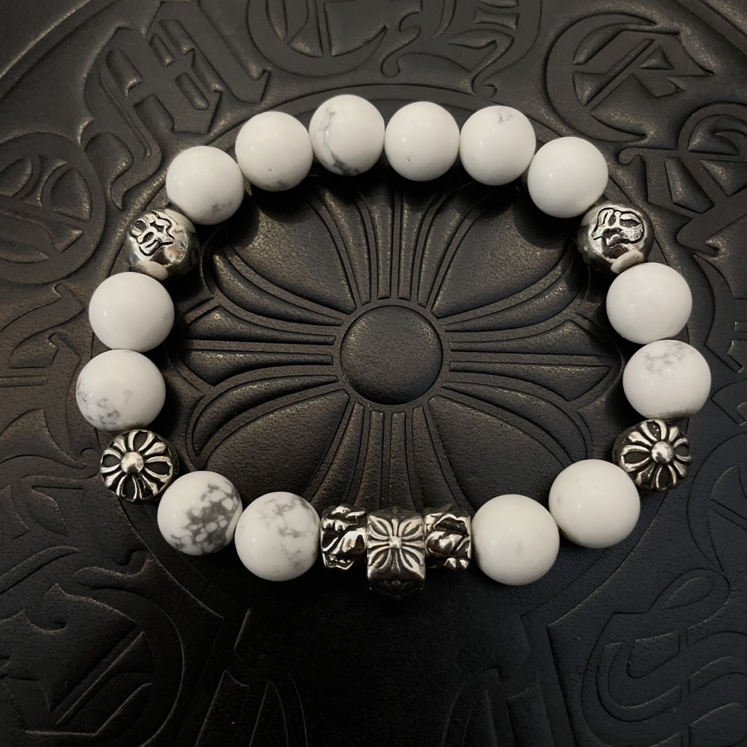 NO:107651,New [Counter Quality] Chrome Hearts Croxin Classic retro multi-element white turquoise bracelet bracelet, different pattern design styles with different concave and convex shapes, presenting uniqueness. Cross Scout flowers are Croxin's ambitions, so they last longer. Genuine version of Chrome Hearts Croxin, differentiating the market ordinary light version, matching the quality of the version, looking at the details of the letter printing, retro old gray oxygen level. Seiko version!  !  !  Pure handmade ~ Authentic model opening must-have fashion and fashion, both men and women can wear it, same style for couples, original official website, rock punk style silver style, retro elements, trendy and versatile!  , jewelry boutique, chrome hearts, chrome hearts, bracelet19860909新款【专柜品质】Chrome Hearts克罗心 经典复古多元素白松石手链手串,凹凸造型不同的花纹设计风格 呈现出与众不同 十字架 童军花是克罗心的志 所以更经久不衰 正品打版Chrome Hearts克罗心 区别市场普通轻版 对版对标品质 看字印细节 复古做旧灰氧程度.精工版本！！！ 纯手工打造 ～正品开模潮流时尚必备 男女均可佩戴 情侣同款 官网原版 摇滚朋克泰银风格 复古元素 潮流百搭！,饰品精品,chrome hearts,chrome hearts,bracelet,Jewelry