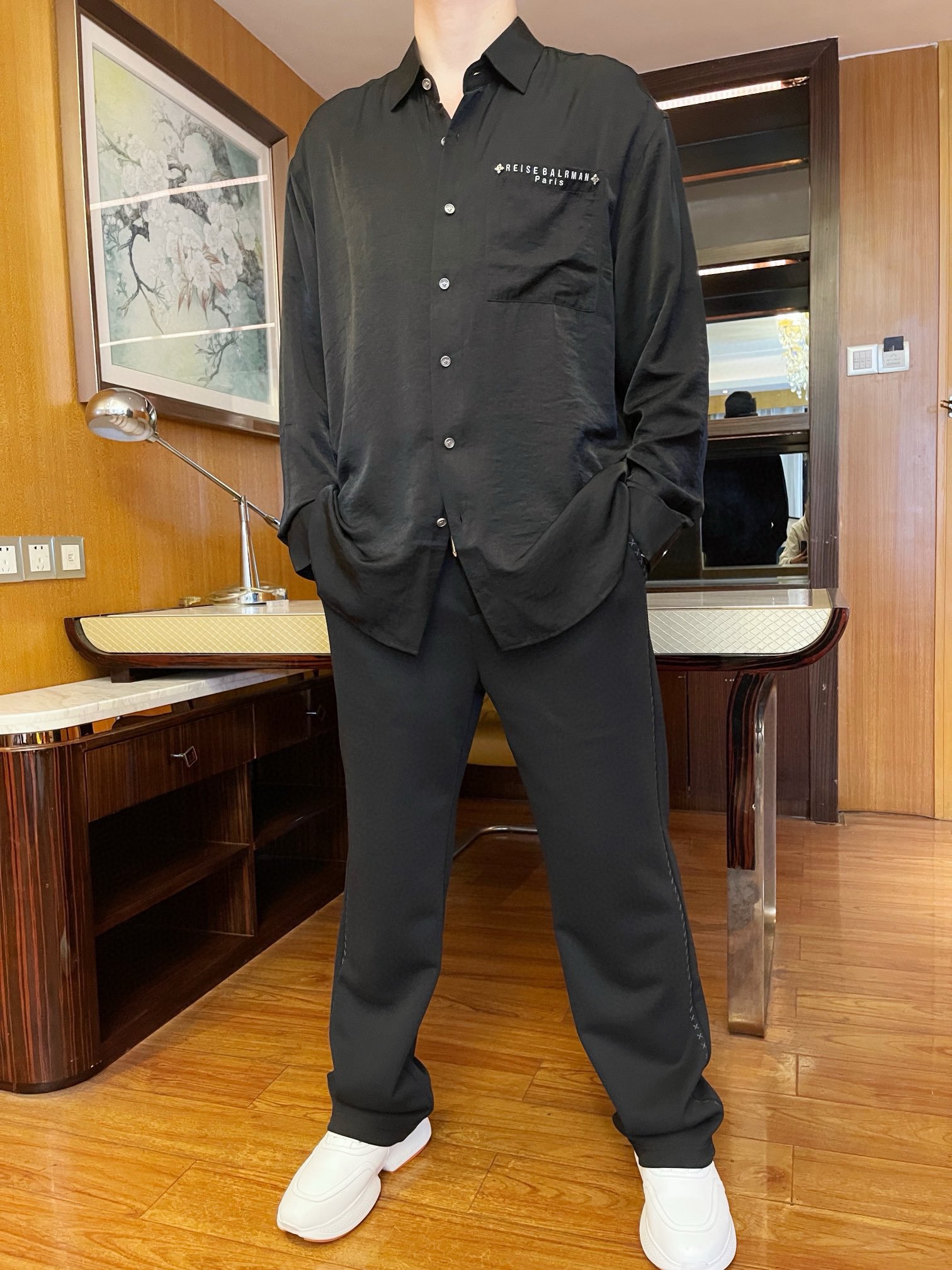 NO:130825,BALRMAN Luxury Products-2025 counter latest shirts are shipped, hot-selling items in European and American counters!  Selected Italian custom-made Tennis cotton fabrics with simple and elegant designs, and classic brand logo embroidery highlights taste!  Number of codes 46-56 (model 173/130 wears 48 sizes, with Hong Kong Lane Crawford gift box packaging), alexander wang19860909BALRMAN奢品-2025专柜最新款衬衣出货 欧美专柜热销单品！精选意大利定制天丝棉面料搭配简约大方的设计,经典品牌logo刺绣彰显品味！码数46-56（模特173/130穿48码,配香港连卡佛礼盒包装）,,alexander wang,Men's clothing