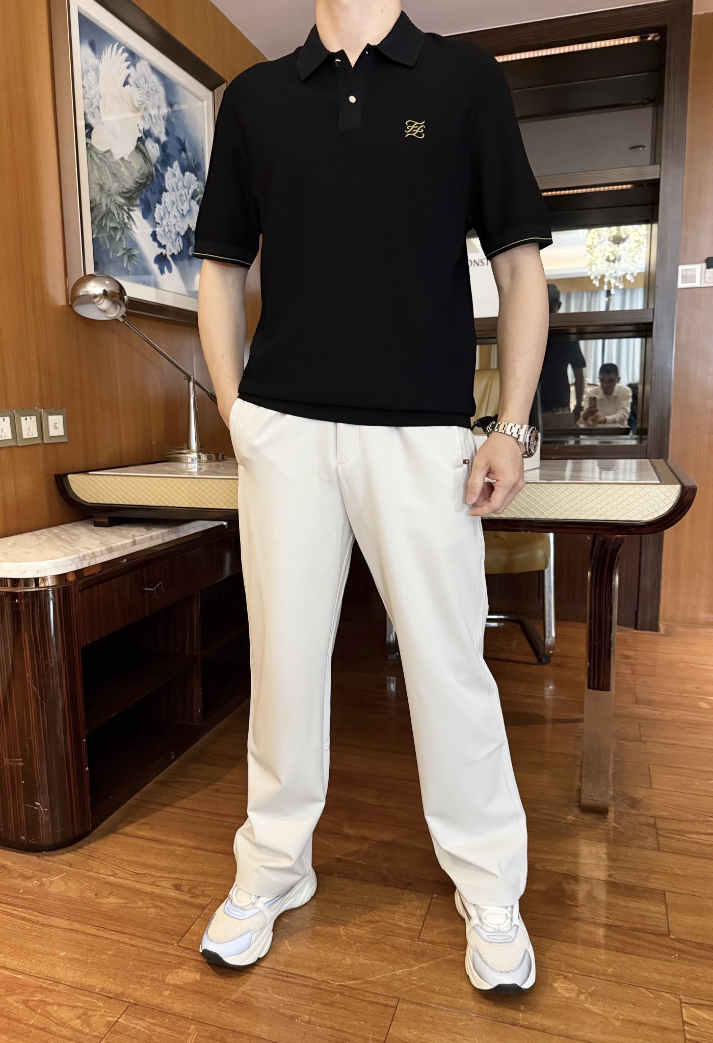 NO:130830,Fendi-2025 counter latest hot-selling Polo, Paris counter hot-selling items!  Selected Italian imported recycled fiber fabrics with simple and elegant designs, the exquisite brand double F logo on the chest highlights the taste You are worthy of collecting. Number of codes 48-56 (model 173/130 wears 48, with Hong Kong Lane Crawford gift box packaging), fendi, alexander wang19860909芬迪-2025专柜最新爆款Polo出货 巴黎专柜热销单品！精选意大利进口再生纤维面料搭配简约大方的设计,胸前的精致品牌双F标志彰显品味 您值得珍藏.码数48-56（模特173/130穿48,配香港连卡佛礼盒包装）,,fendi,alexander wang,Men's clothing