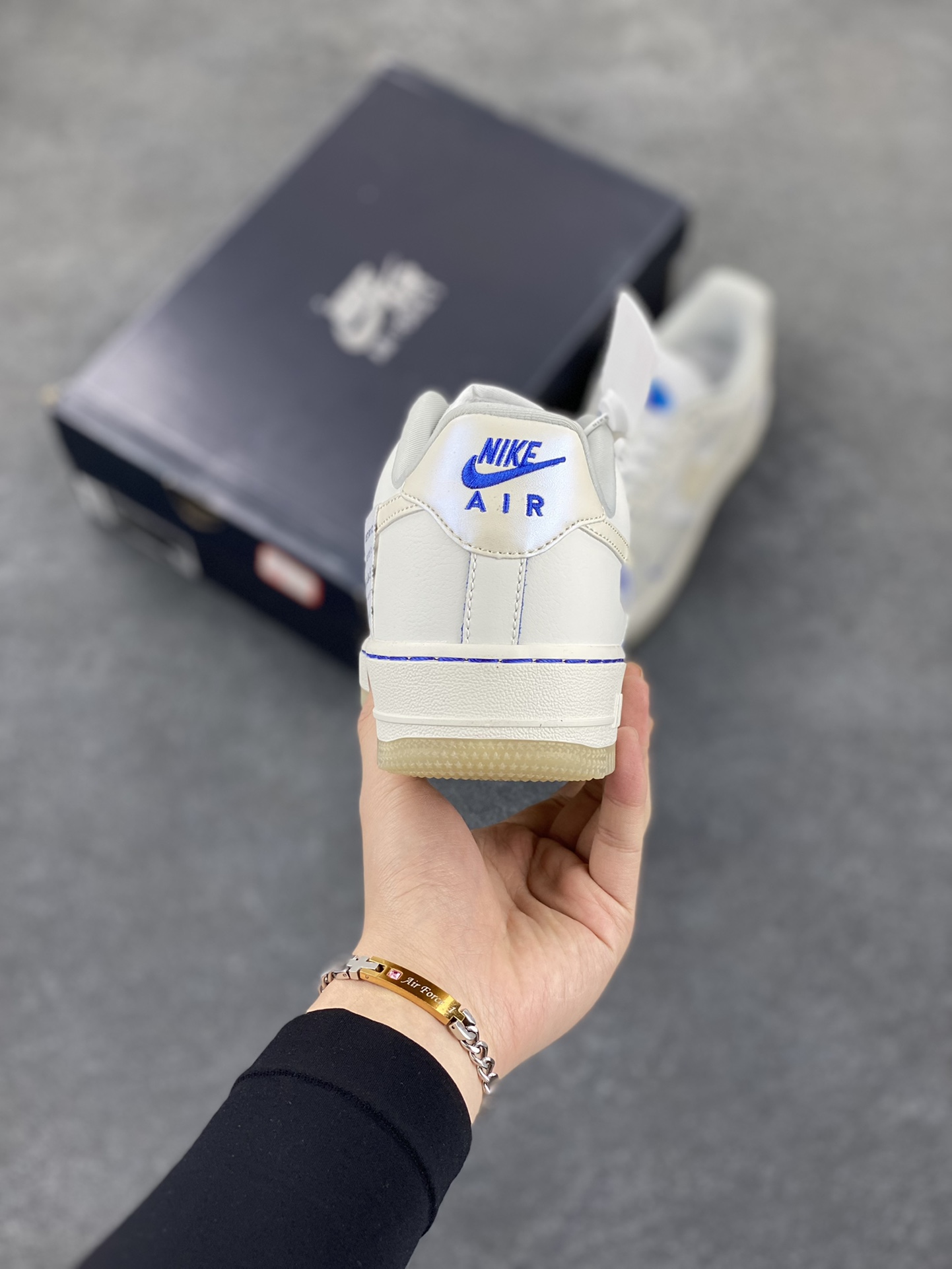 图片[4]-福利特价 Nike Air Force 1 Low 07 布鲁克林群岛白蓝 原楦头原纸板 打造纯正空军版型 专注外贸渠道 全掌内置蜂窝气垫 #原盒配件 原厂中底钢印、拉帮完美 货号：FB1839-111 尺码：36 36.5 37.5 38 38.5 39 40 40.5 41 42 42.5 43 44 44.5 45-选品中心