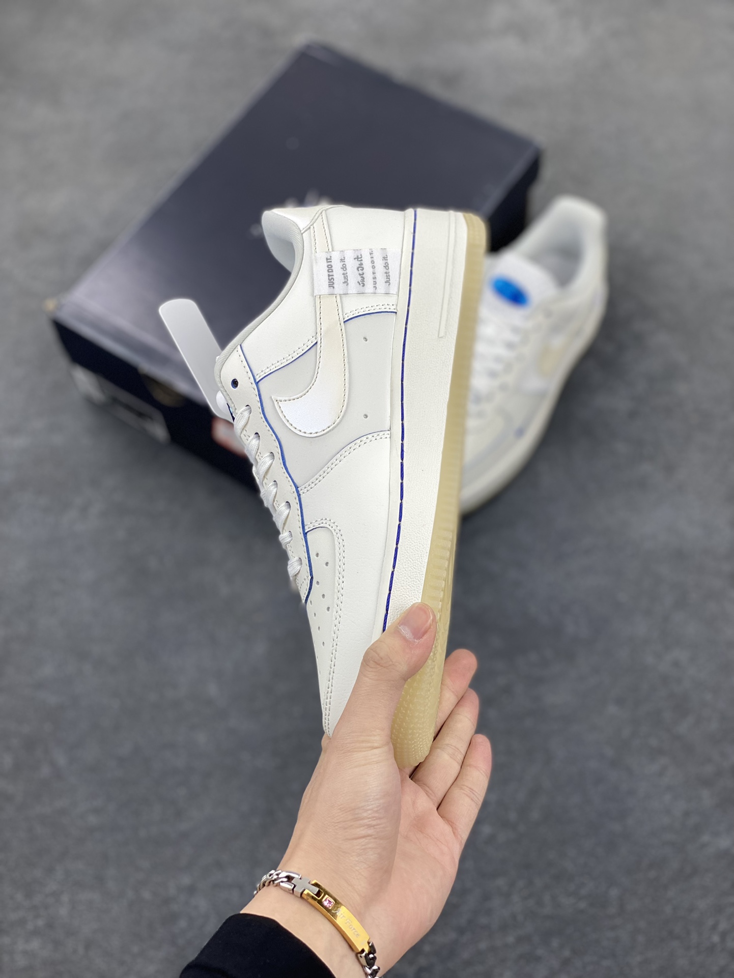 图片[3]-福利特价 Nike Air Force 1 Low 07 布鲁克林群岛白蓝 原楦头原纸板 打造纯正空军版型 专注外贸渠道 全掌内置蜂窝气垫 #原盒配件 原厂中底钢印、拉帮完美 货号：FB1839-111 尺码：36 36.5 37.5 38 38.5 39 40 40.5 41 42 42.5 43 44 44.5 45-选品中心