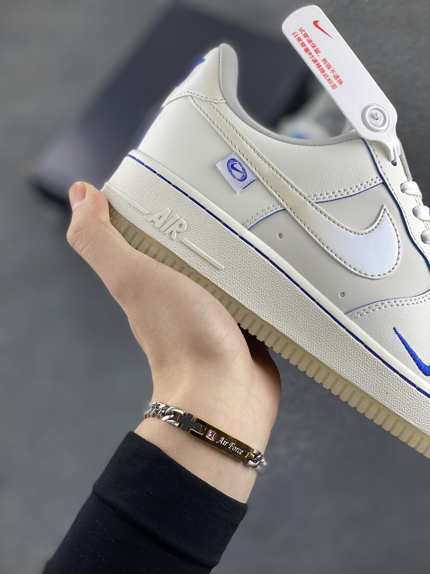 图片[6]-福利特价 Nike Air Force 1 Low 07 布鲁克林群岛白蓝 原楦头原纸板 打造纯正空军版型 专注外贸渠道 全掌内置蜂窝气垫 #原盒配件 原厂中底钢印、拉帮完美 货号：FB1839-111 尺码：36 36.5 37.5 38 38.5 39 40 40.5 41 42 42.5 43 44 44.5 45-选品中心