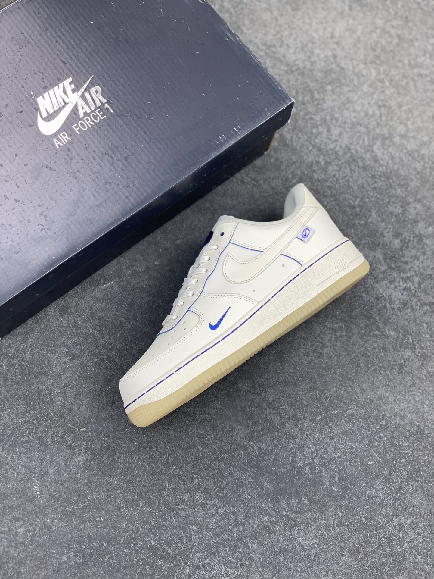 图片[7]-福利特价 Nike Air Force 1 Low 07 布鲁克林群岛白蓝 原楦头原纸板 打造纯正空军版型 专注外贸渠道 全掌内置蜂窝气垫 #原盒配件 原厂中底钢印、拉帮完美 货号：FB1839-111 尺码：36 36.5 37.5 38 38.5 39 40 40.5 41 42 42.5 43 44 44.5 45-选品中心