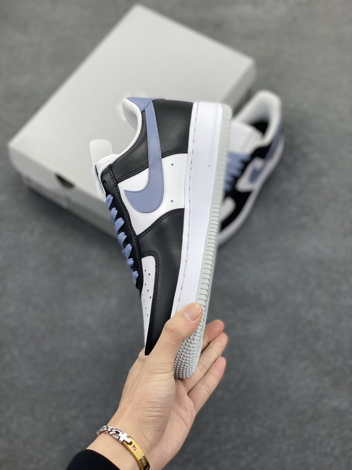 图片[3]-福利特价 Nike Air Force 1 Low 白黑灰 空军一号低帮运动休闲板鞋 原楦头原纸板 打造纯正空军版型#专注外贸渠道 全掌内置蜂窝气垫 #原盒配件 原厂中底钢印、拉帮完美 货号：FD9065-100 尺码：36 36.5 37.5 38 38.5 39 40 40.5 41 42 42.5 43 44 44.5 45-选品中心