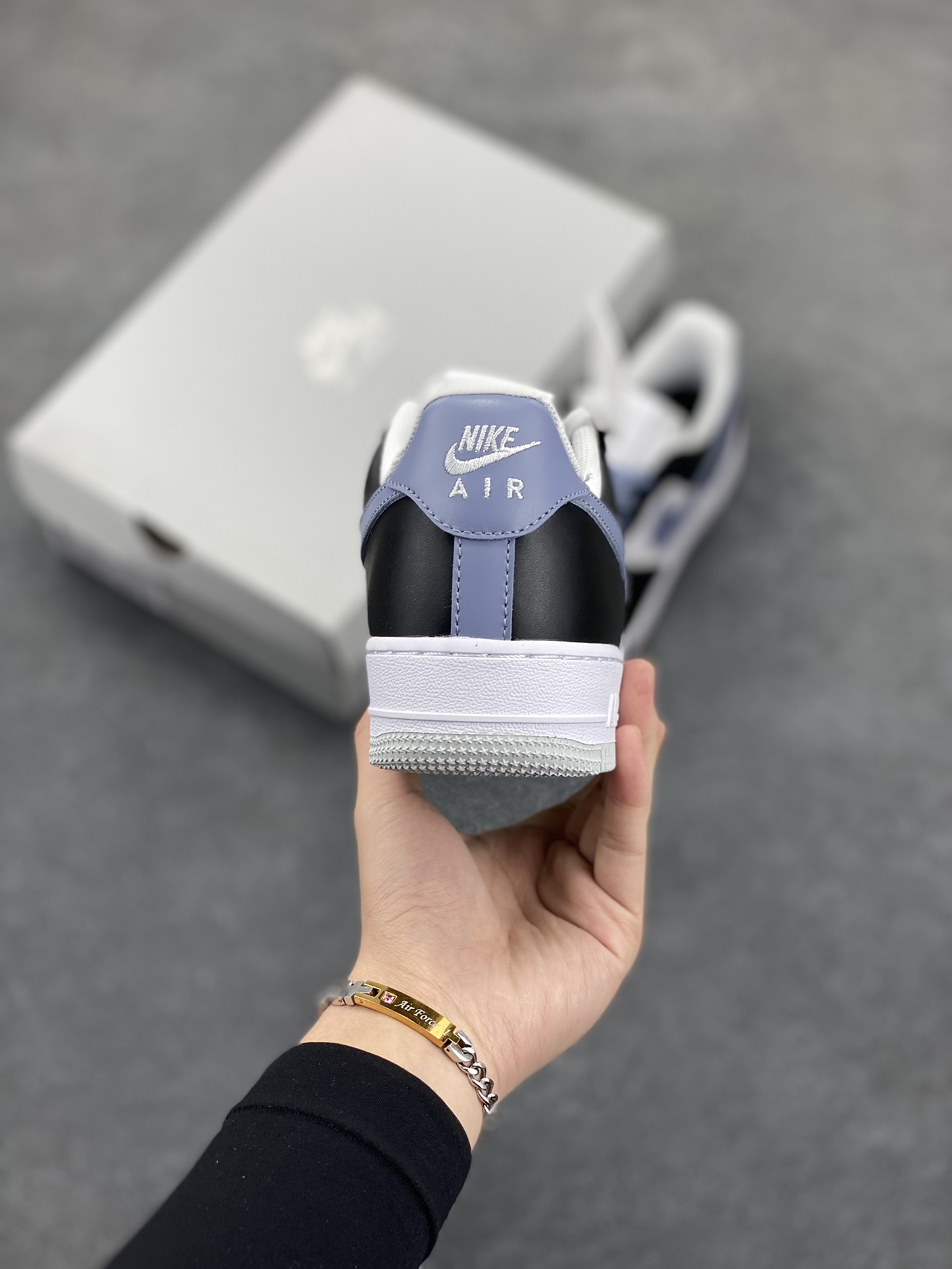 图片[4]-福利特价 Nike Air Force 1 Low 白黑灰 空军一号低帮运动休闲板鞋 原楦头原纸板 打造纯正空军版型#专注外贸渠道 全掌内置蜂窝气垫 #原盒配件 原厂中底钢印、拉帮完美 货号：FD9065-100 尺码：36 36.5 37.5 38 38.5 39 40 40.5 41 42 42.5 43 44 44.5 45-选品中心