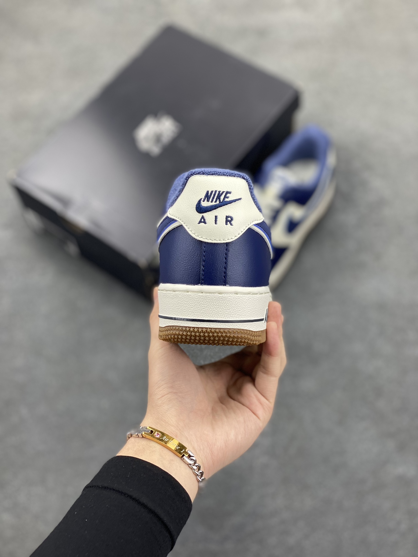 图片[4]-福利特价 Air Force 1 \’07 Low 海军蓝生胶 原楦头原纸板 纯正空军版型 专注外贸渠道 全掌内置蜂窝气垫 #原盒配件 原厂中底钢印、拉帮完美 货号：DQ7659-101 尺码：36 36.5 37.5 38 38.5 39 40 40.5 41 42 42.5 43 44 44.5 45-选品中心