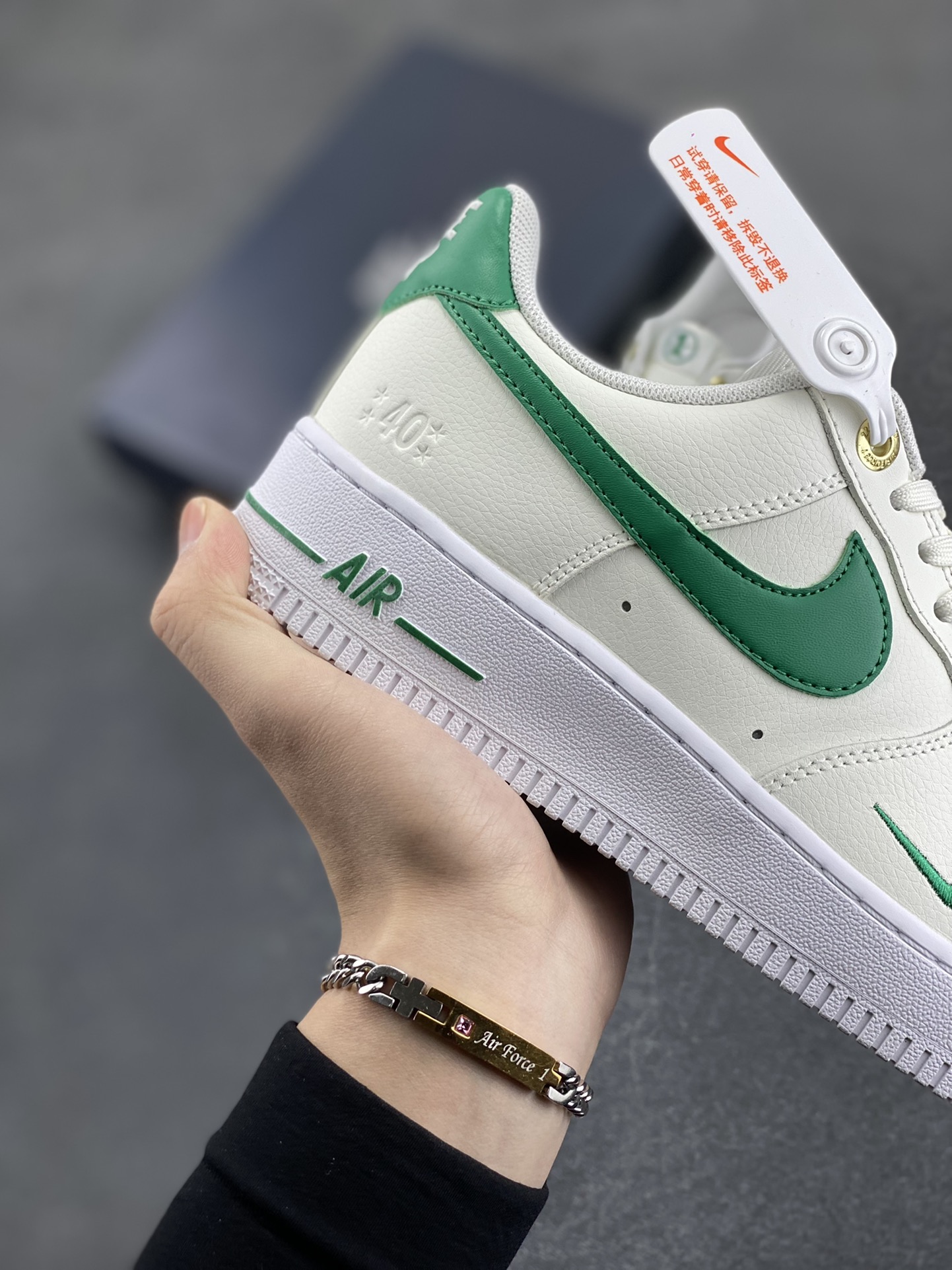 图片[6]-福利特价 NK Air Force 1\’07\”Malachite\”空军一号经典低帮百搭休闲运动板鞋“皮革白孔雀绿40周年” 原楦头原纸板 打造纯正空军版型#专注外贸渠道 全掌内置蜂窝气垫 #原盒配件 原厂中底钢印、拉帮完美 货号：DQ7658-101 尺码：36 36.5 37.5 38 38.5 39 40 40.5 41 42 42.5 43 44 44.5 45-选品中心