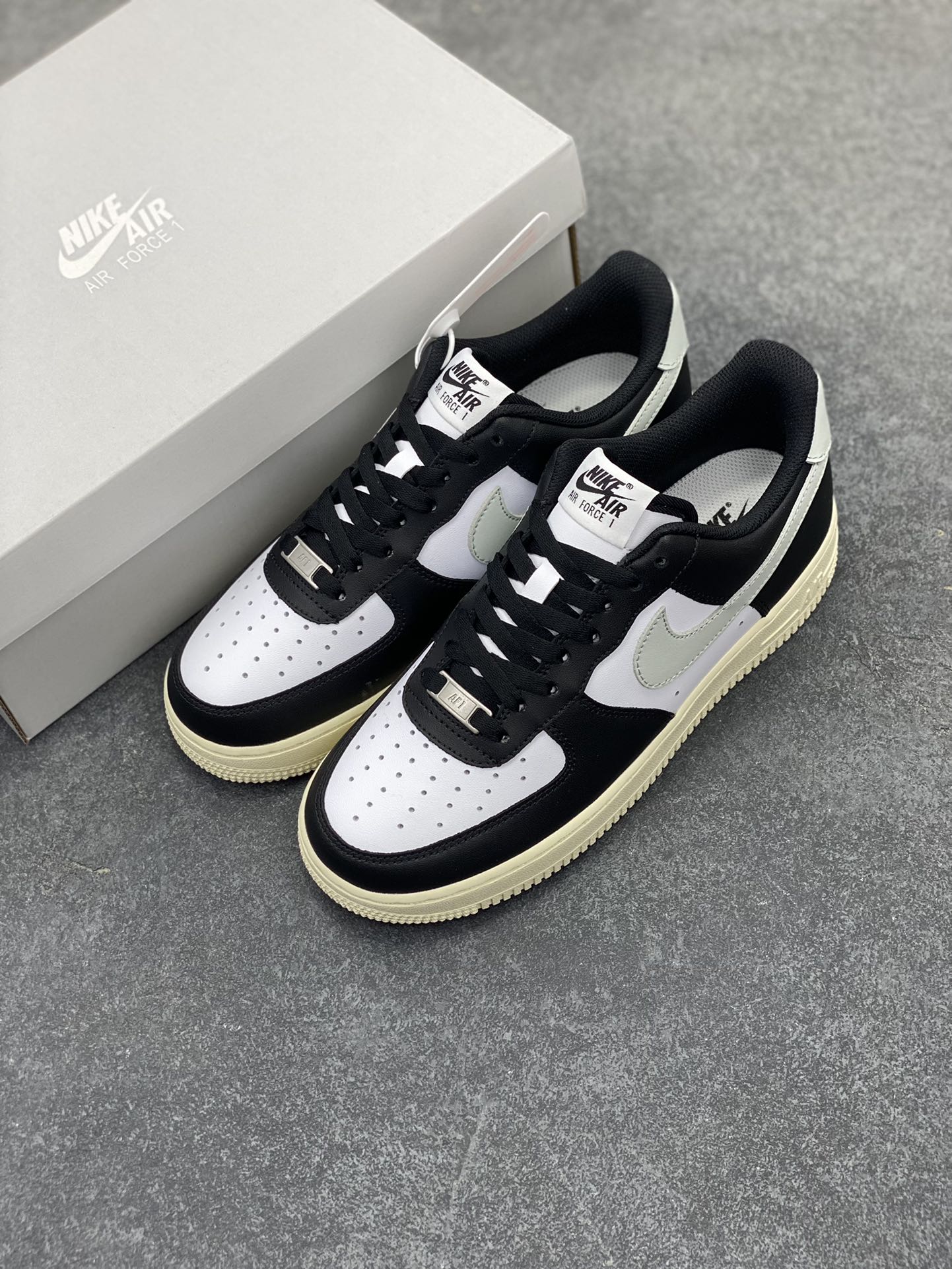 图片[8]-福利特价 Nike Air Force 1 Low 白黑灰 空军一号低帮运动休闲板鞋 原楦头原纸板 打造纯正空军版型#专注外贸渠道 全掌内置蜂窝气垫 #原盒配件 原厂中底钢印、拉帮完美 货号：FQ6848-101 尺码：36 36.5 37.5 38 38.5 39 40 40.5 41 42 42.5 43 44 44.5 45-选品中心