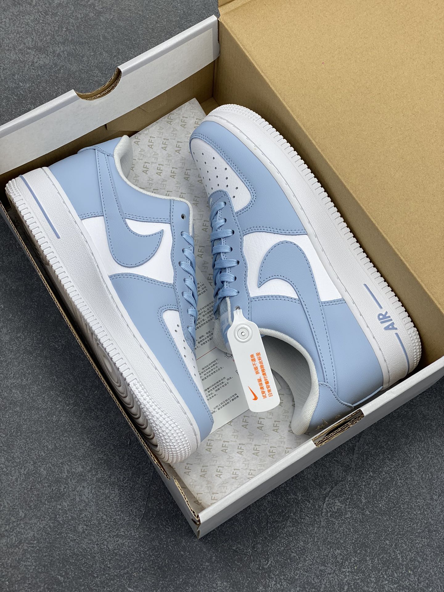 图片[9]-福利特价 Nike Air Force 1 Low 白蓝 空军一号低帮运动休闲板鞋 原楦头原纸板 打造纯正空军版型#专注外贸渠道 全掌内置蜂窝气垫 #原盒配件 原厂中底钢印、拉帮完美 货号：FZ4627-400 尺码：36 36.5 37.5 38 38.5 39 40 40.5 41 42 42.5 43 44 44.5 45-选品中心