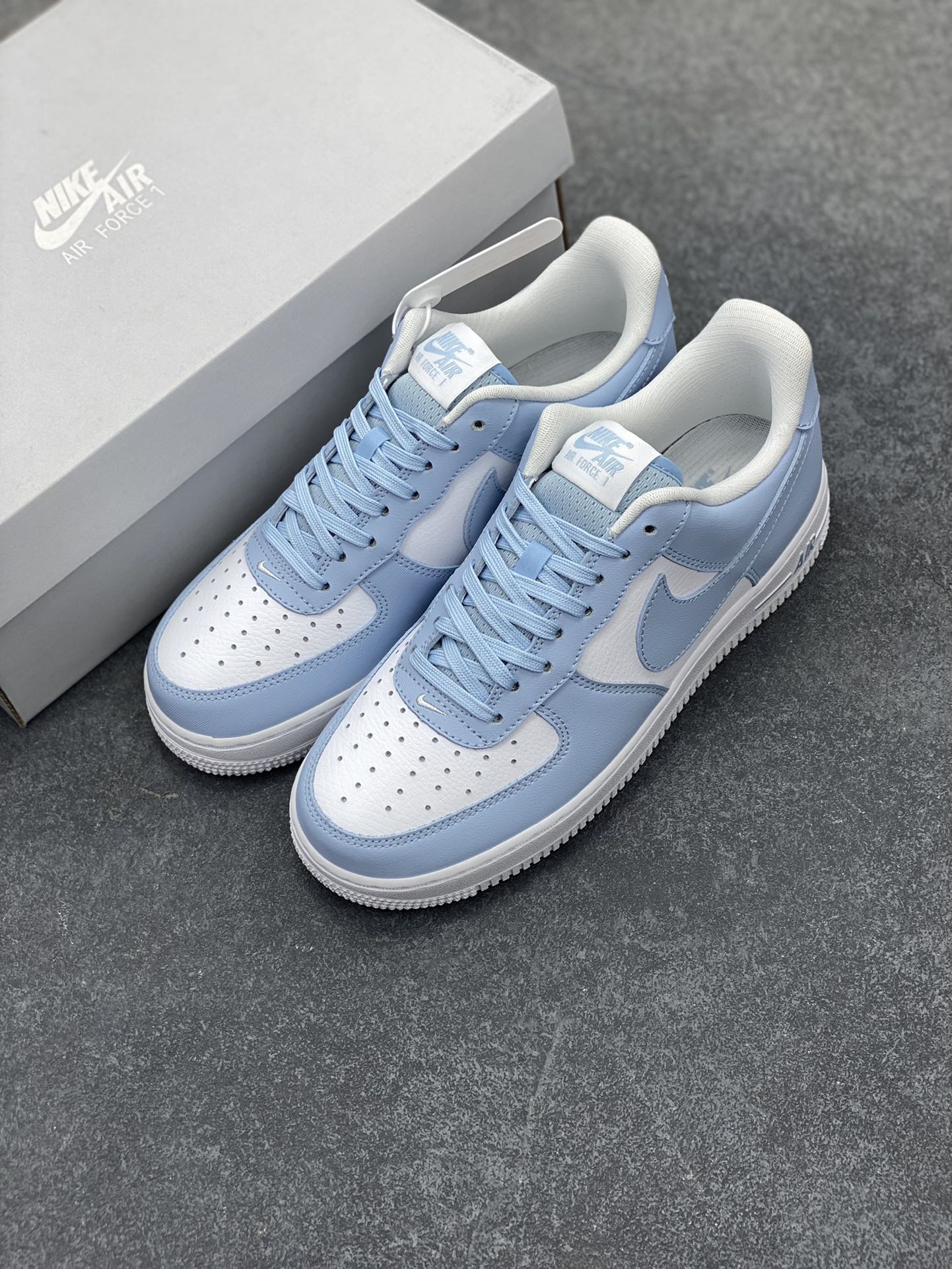 图片[8]-福利特价 Nike Air Force 1 Low 白蓝 空军一号低帮运动休闲板鞋 原楦头原纸板 打造纯正空军版型#专注外贸渠道 全掌内置蜂窝气垫 #原盒配件 原厂中底钢印、拉帮完美 货号：FZ4627-400 尺码：36 36.5 37.5 38 38.5 39 40 40.5 41 42 42.5 43 44 44.5 45-选品中心