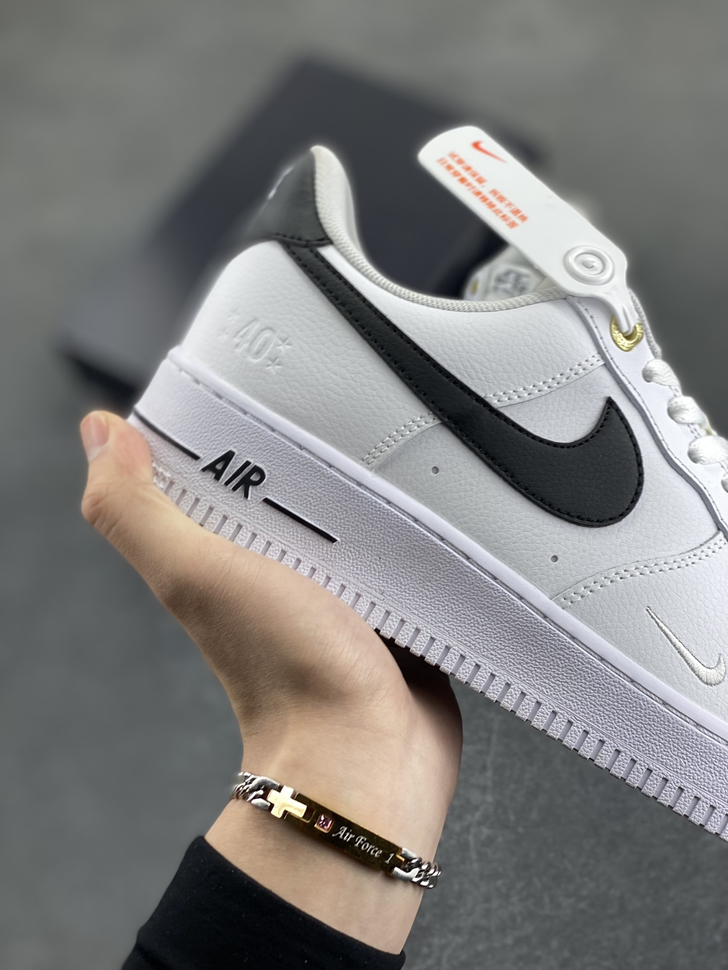 图片[6]-福利特价 原220 Nike Air Force 1 Low 40周年米白黑 空军一号低帮运动休闲板鞋 原楦头原纸板 打造纯正空军版型 专注外贸渠道 全掌内置蜂窝气垫 原盒配件 原厂中底钢印、拉帮完美 货号：DQ7658-100 尺码：36 36.5 37.5 38 38.5 39 40 40.5 41 42 42.5 43 44 44.5 45-选品中心