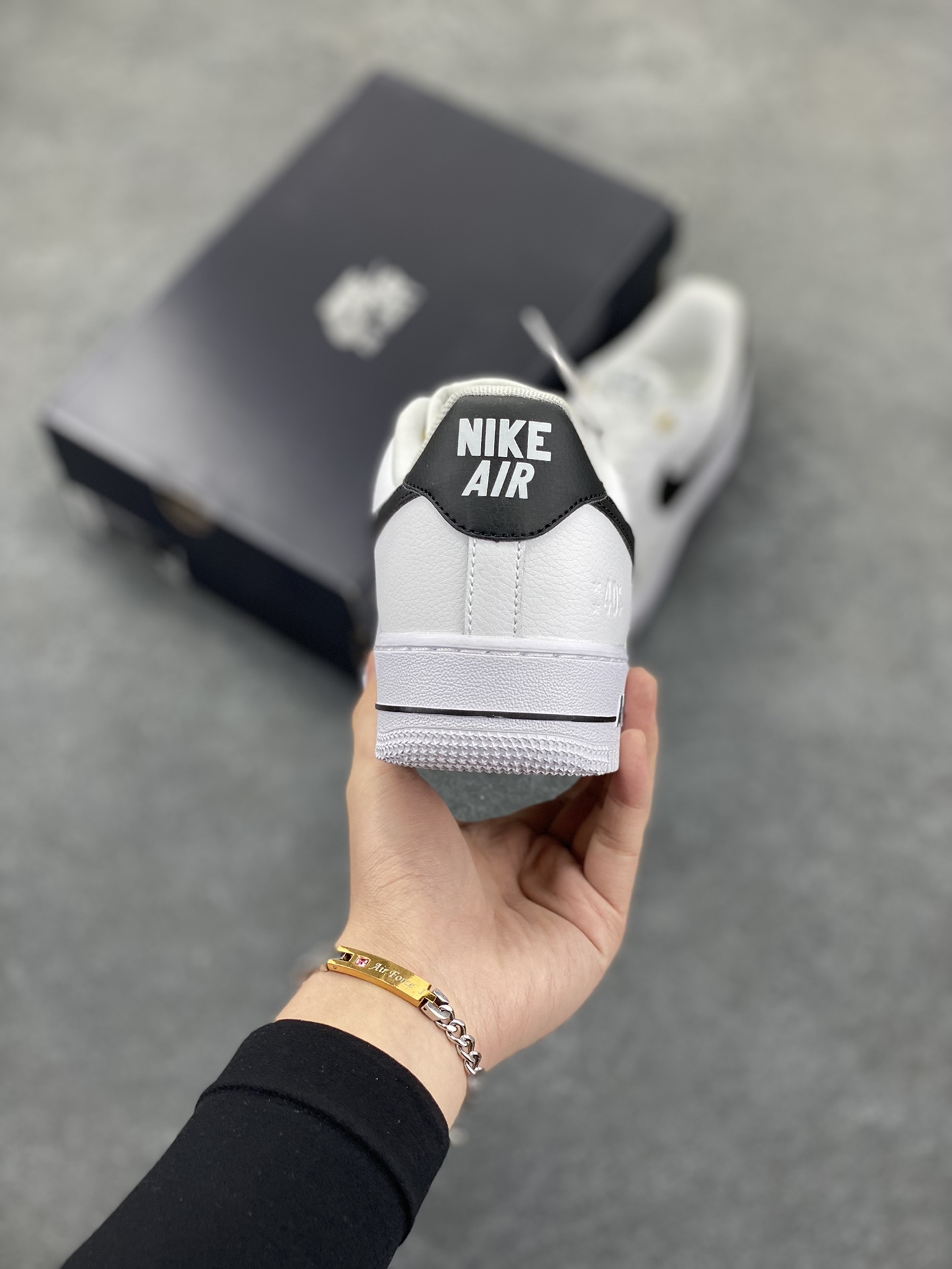 图片[4]-福利特价 原220 Nike Air Force 1 Low 40周年米白黑 空军一号低帮运动休闲板鞋 原楦头原纸板 打造纯正空军版型 专注外贸渠道 全掌内置蜂窝气垫 原盒配件 原厂中底钢印、拉帮完美 货号：DQ7658-100 尺码：36 36.5 37.5 38 38.5 39 40 40.5 41 42 42.5 43 44 44.5 45-选品中心