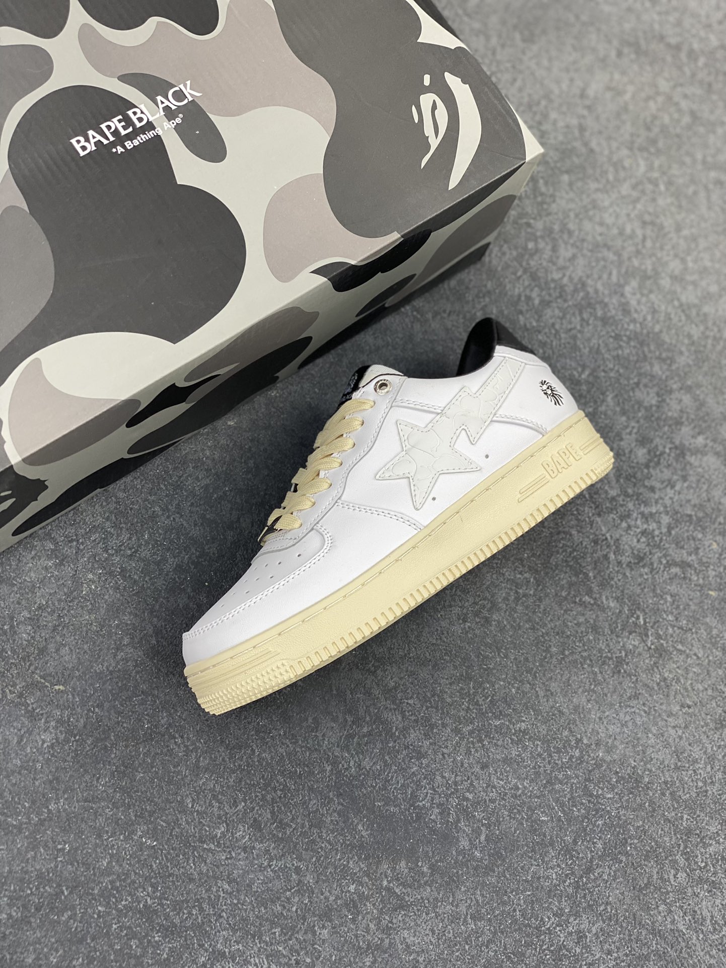 图片[7]-福利特价 潮流教父nigo品牌 明星同款 Bape Sta 绿黑灰 经典百搭休闲运动板鞋 经典猿人头设计 纯正版型 海玻璃鞋垫 内置全掌气垫 全套顶级包装 包含猿人logo定制防尘袋 猿人logo卡片 抗压收纳抽屉式鞋盒 官方同步正码 货号：1H73191921 尺码：36 36.5 37.5 38 38.5 39 40 40.5 41 42 42.5 43 44 44.5 45-选品中心