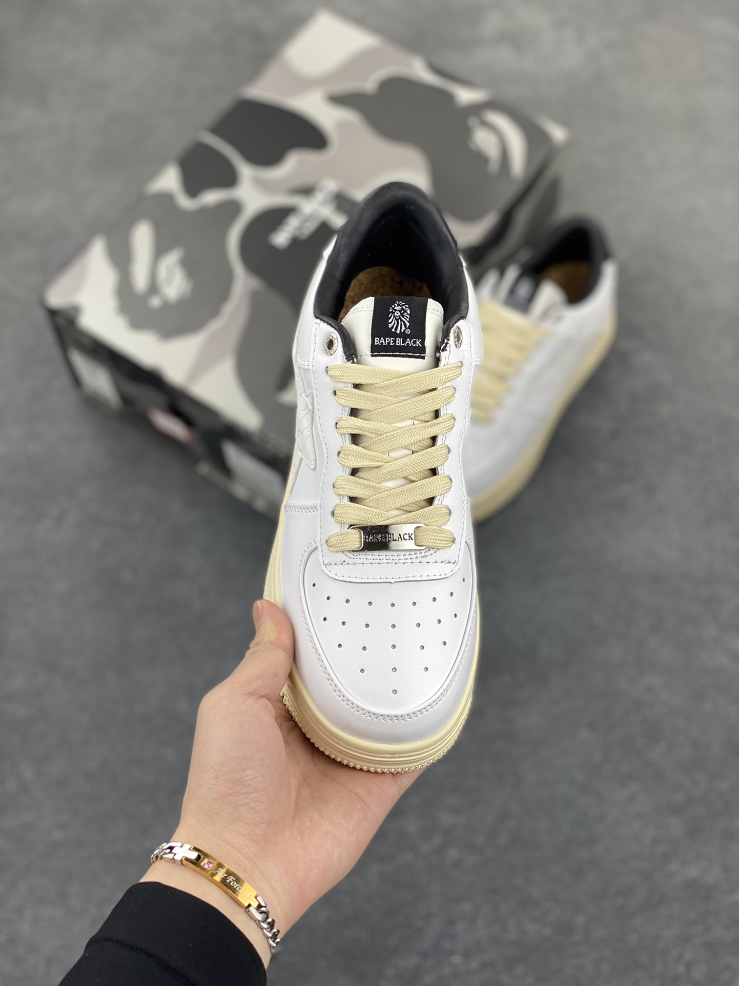 图片[2]-福利特价 潮流教父nigo品牌 明星同款 Bape Sta 绿黑灰 经典百搭休闲运动板鞋 经典猿人头设计 纯正版型 海玻璃鞋垫 内置全掌气垫 全套顶级包装 包含猿人logo定制防尘袋 猿人logo卡片 抗压收纳抽屉式鞋盒 官方同步正码 货号：1H73191921 尺码：36 36.5 37.5 38 38.5 39 40 40.5 41 42 42.5 43 44 44.5 45-选品中心