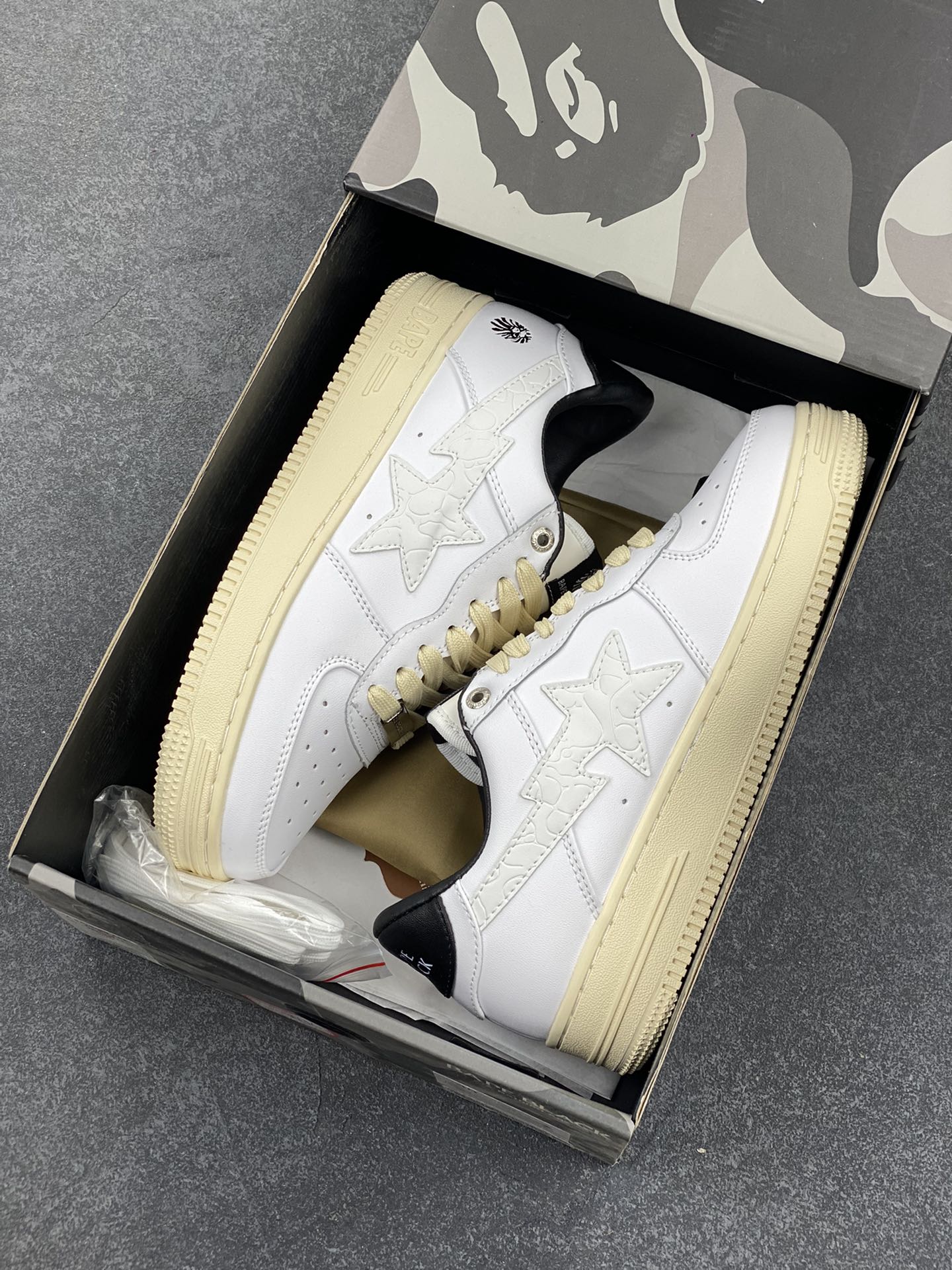 图片[9]-福利特价 潮流教父nigo品牌 明星同款 Bape Sta 绿黑灰 经典百搭休闲运动板鞋 经典猿人头设计 纯正版型 海玻璃鞋垫 内置全掌气垫 全套顶级包装 包含猿人logo定制防尘袋 猿人logo卡片 抗压收纳抽屉式鞋盒 官方同步正码 货号：1H73191921 尺码：36 36.5 37.5 38 38.5 39 40 40.5 41 42 42.5 43 44 44.5 45-选品中心