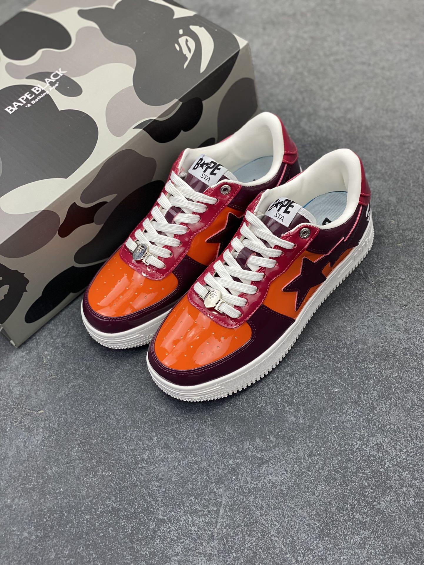 图片[8]-福利特价 潮流教父nigo品牌 明星同款 Bape Sta 绿黑灰 经典百搭休闲运动板鞋 经典猿人头设计 纯正版型 海玻璃鞋垫 内置全掌气垫 全套顶级包装 包含猿人logo定制防尘袋 猿人logo卡片 抗压收纳抽屉式鞋盒 官方同步正码 货号：1H20191046 尺码：36 36.5 37.5 38 38.5 39 40 40.5 41 42 42.5 43 44 44.5 45-选品中心