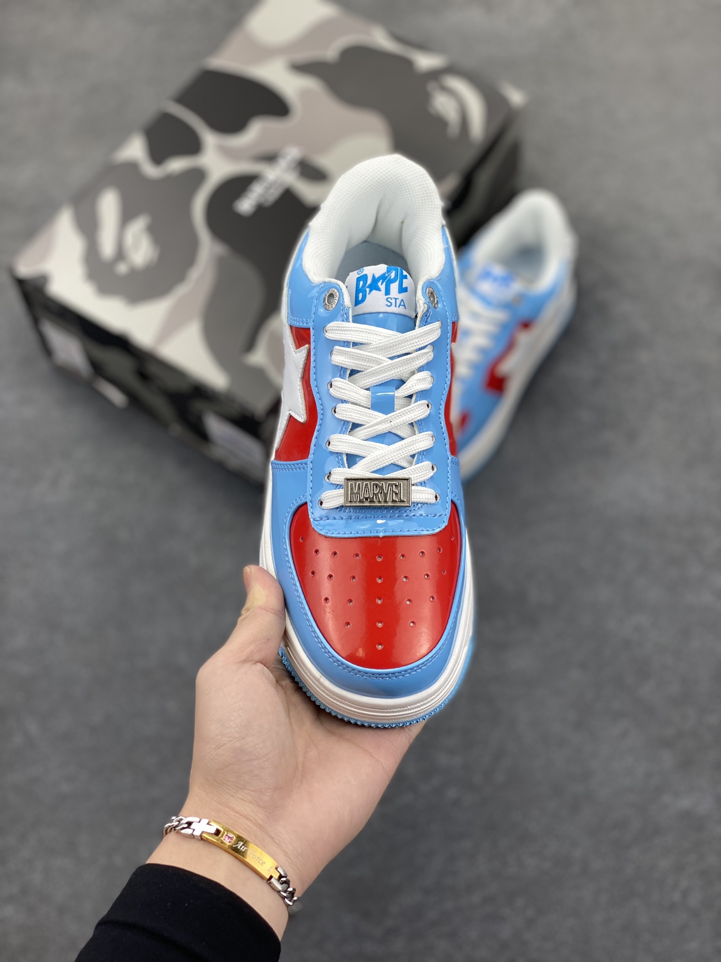 图片[2]-福利特价 潮流教父nigo品牌 明星同款 Bape Sta 绿黑灰 经典百搭休闲运动板鞋 经典猿人头设计 纯正版型 海玻璃鞋垫 内置全掌气垫 全套顶级包装 包含猿人logo定制防尘袋 猿人logo卡片 抗压收纳抽屉式鞋盒 官方同步正码 货号：1I73291903 尺码：36 36.5 37.5 38 38.5 39 40 40.5 41 42 42.5 43 44 44.5 45-选品中心