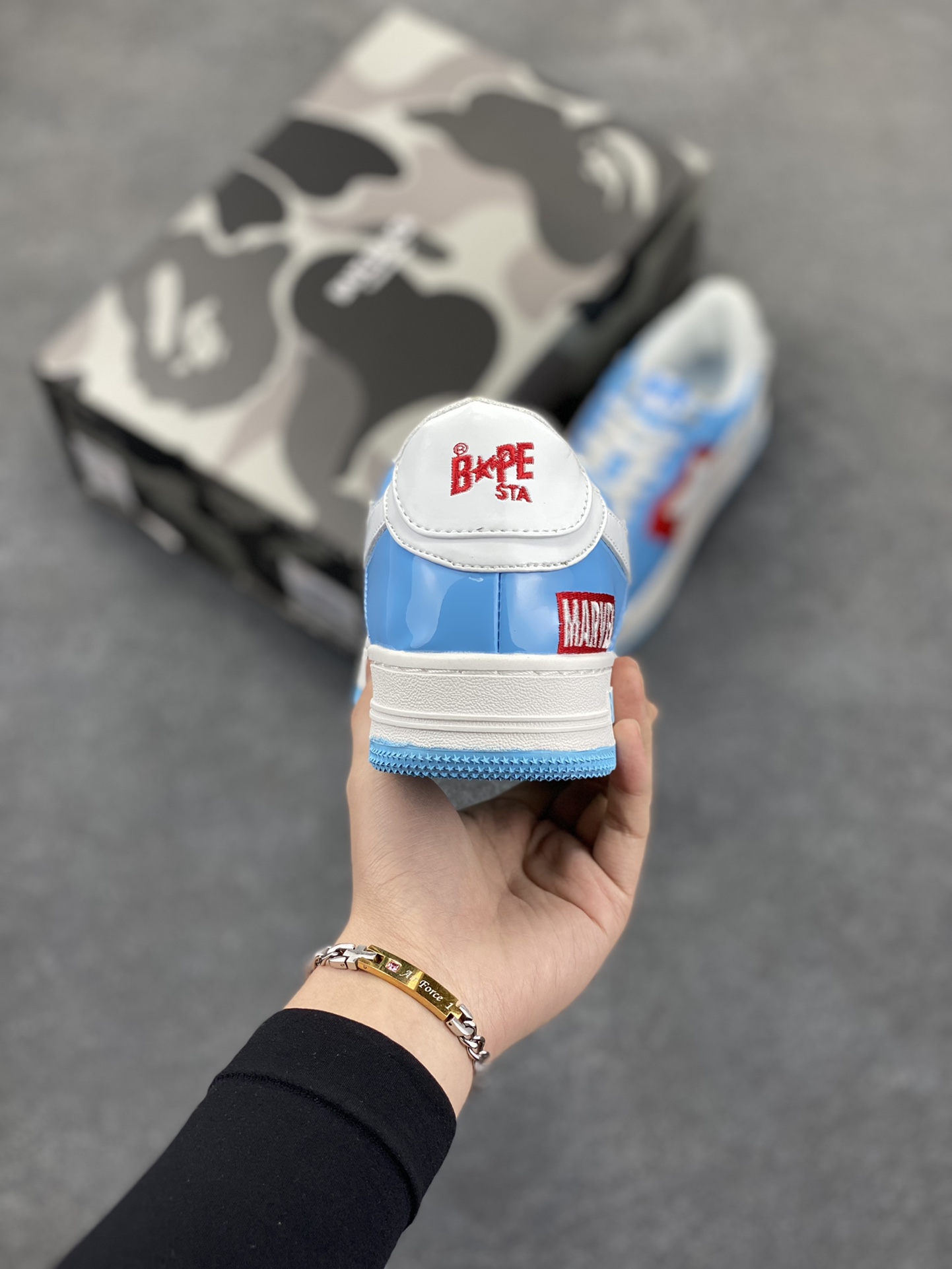 图片[4]-福利特价 潮流教父nigo品牌 明星同款 Bape Sta 绿黑灰 经典百搭休闲运动板鞋 经典猿人头设计 纯正版型 海玻璃鞋垫 内置全掌气垫 全套顶级包装 包含猿人logo定制防尘袋 猿人logo卡片 抗压收纳抽屉式鞋盒 官方同步正码 货号：1I73291903 尺码：36 36.5 37.5 38 38.5 39 40 40.5 41 42 42.5 43 44 44.5 45-选品中心