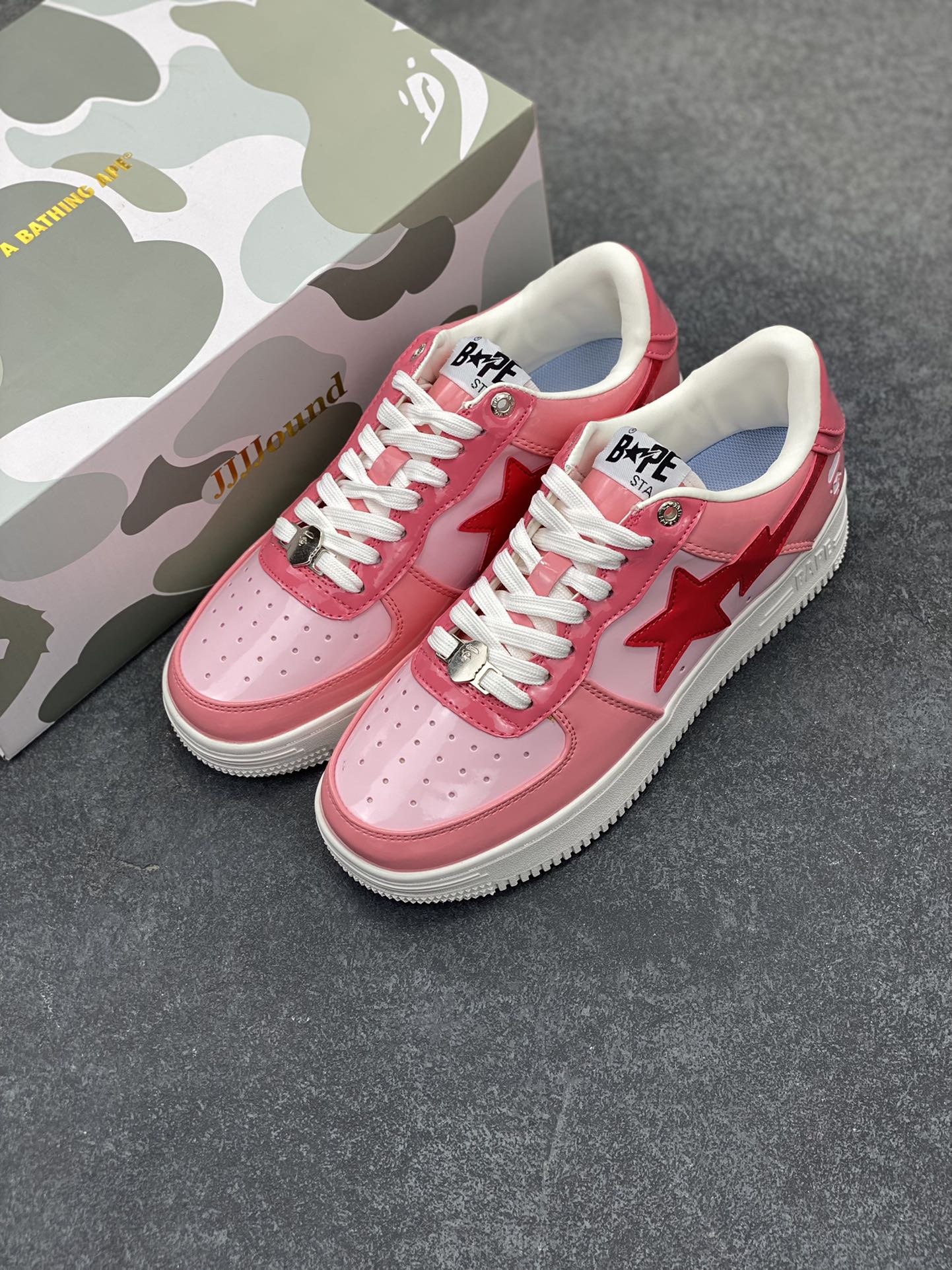 图片[8]-福利特价 潮流教父nigo品牌 明星同款 Bape Sta 绿黑灰 经典百搭休闲运动板鞋 经典猿人头设计 纯正版型 海玻璃鞋垫 内置全掌气垫 全套顶级包装 包含猿人logo定制防尘袋 猿人logo卡片 抗压收纳抽屉式鞋盒 官方同步正码 货号：1H20191046 尺码：36 36.5 37.5 38 38.5 39 40 40.5 41 42 42.5 43 44 44.5 45-选品中心