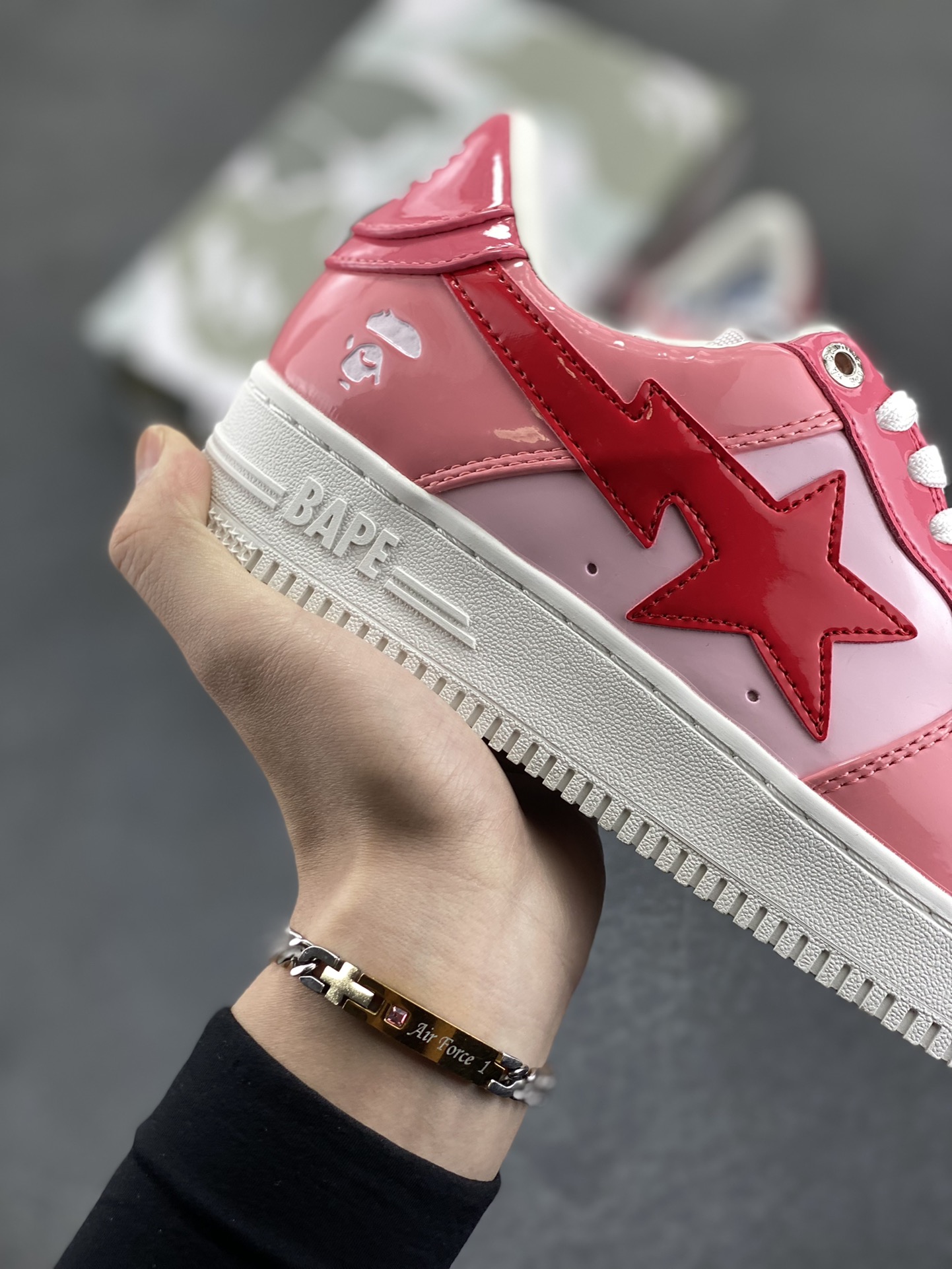 图片[6]-福利特价 潮流教父nigo品牌 明星同款 Bape Sta 绿黑灰 经典百搭休闲运动板鞋 经典猿人头设计 纯正版型 海玻璃鞋垫 内置全掌气垫 全套顶级包装 包含猿人logo定制防尘袋 猿人logo卡片 抗压收纳抽屉式鞋盒 官方同步正码 货号：1H20191046 尺码：36 36.5 37.5 38 38.5 39 40 40.5 41 42 42.5 43 44 44.5 45-选品中心