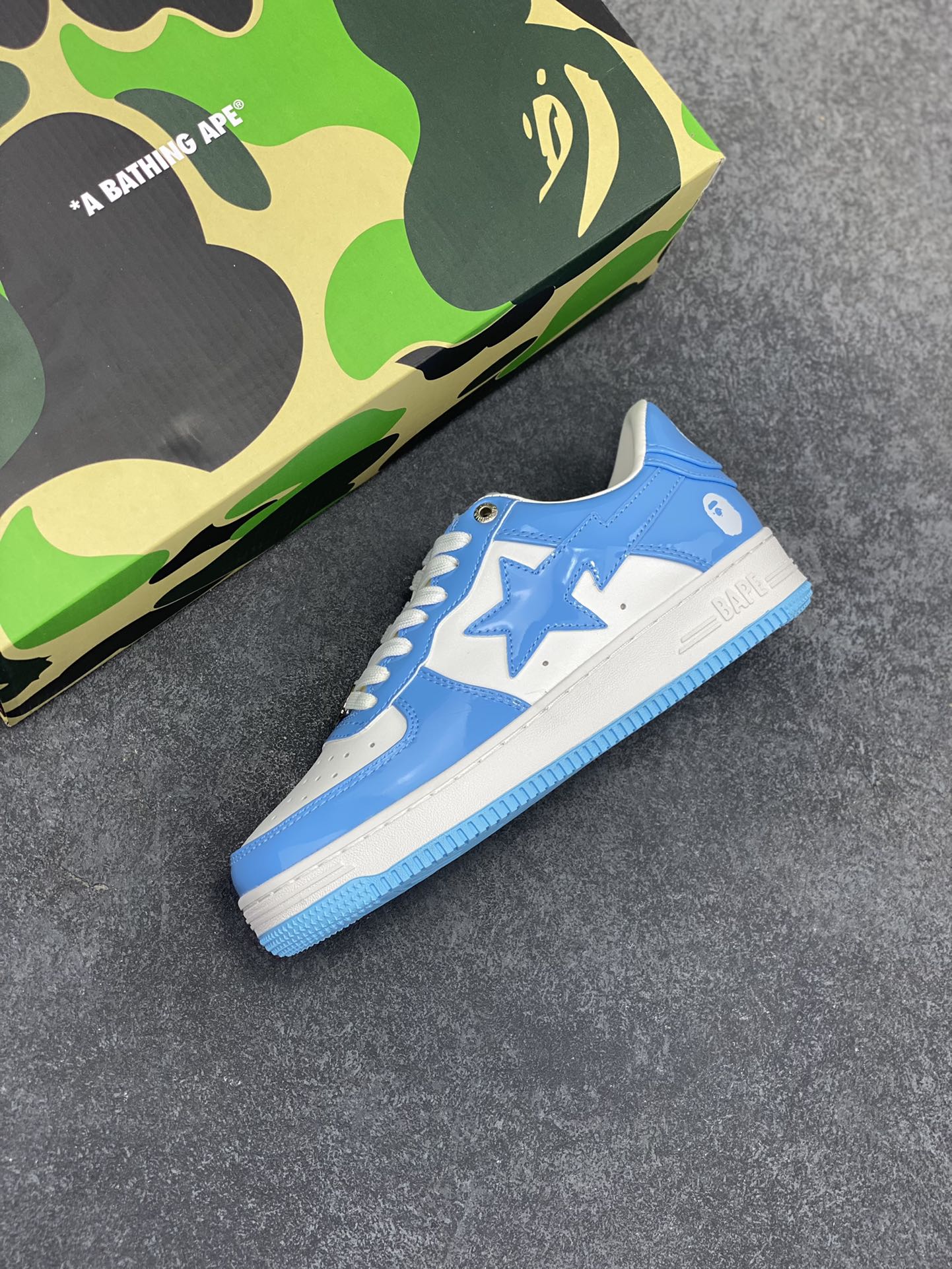 图片[7]-福利特价 潮流教父nigo品牌 明星同款 Bape Sta 绿黑灰 经典百搭休闲运动板鞋 经典猿人头设计 纯正版型 海玻璃鞋垫 内置全掌气垫 全套顶级包装 包含猿人logo定制防尘袋 猿人logo卡片 抗压收纳抽屉式鞋盒 官方同步正码 货号：1H70191001 尺码：36 36.5 37.5 38 38.5 39 40 40.5 41 42 42.5 43 44 44.5 45-选品中心