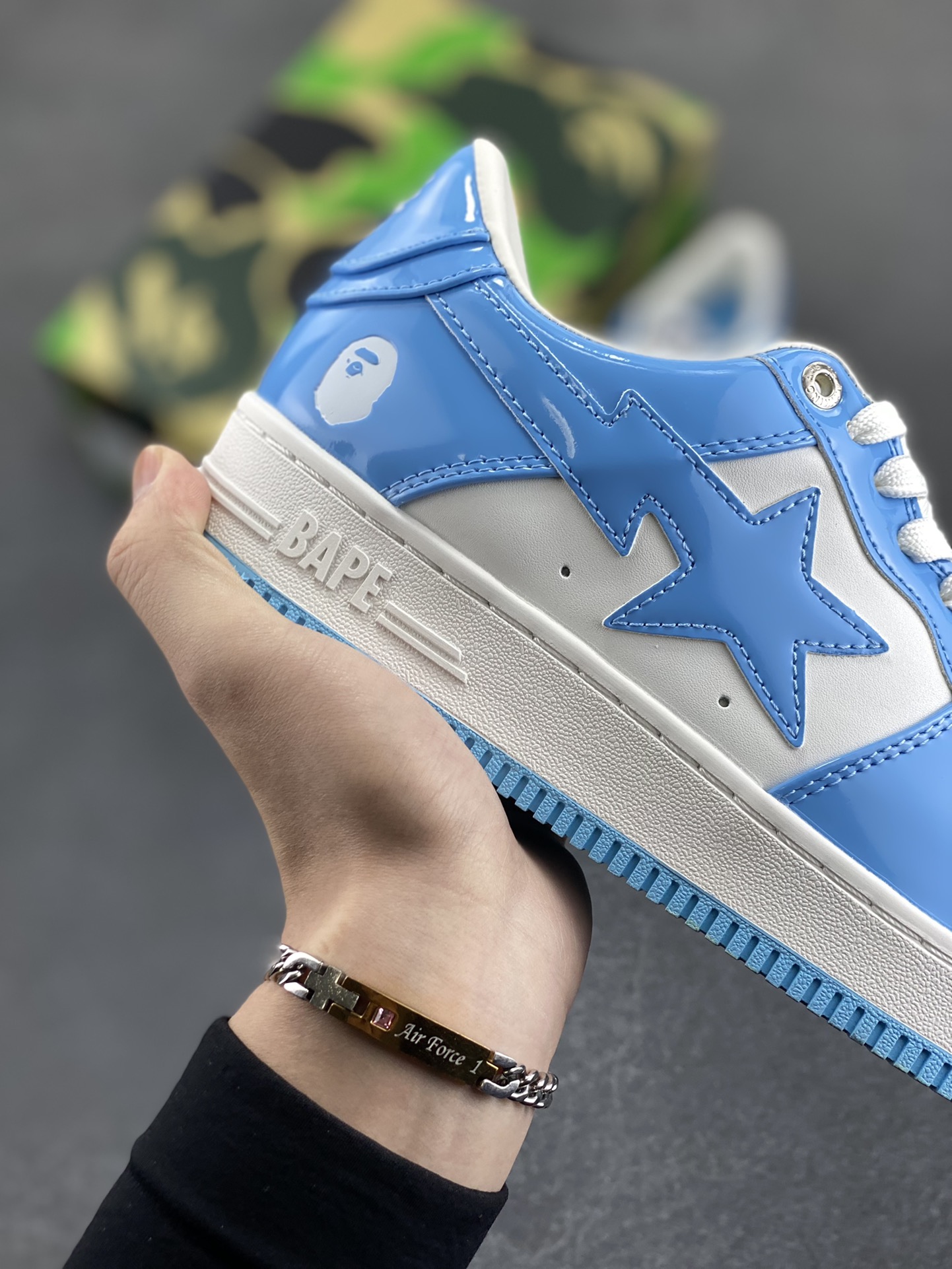 图片[6]-福利特价 潮流教父nigo品牌 明星同款 Bape Sta 绿黑灰 经典百搭休闲运动板鞋 经典猿人头设计 纯正版型 海玻璃鞋垫 内置全掌气垫 全套顶级包装 包含猿人logo定制防尘袋 猿人logo卡片 抗压收纳抽屉式鞋盒 官方同步正码 货号：1H70191001 尺码：36 36.5 37.5 38 38.5 39 40 40.5 41 42 42.5 43 44 44.5 45-选品中心