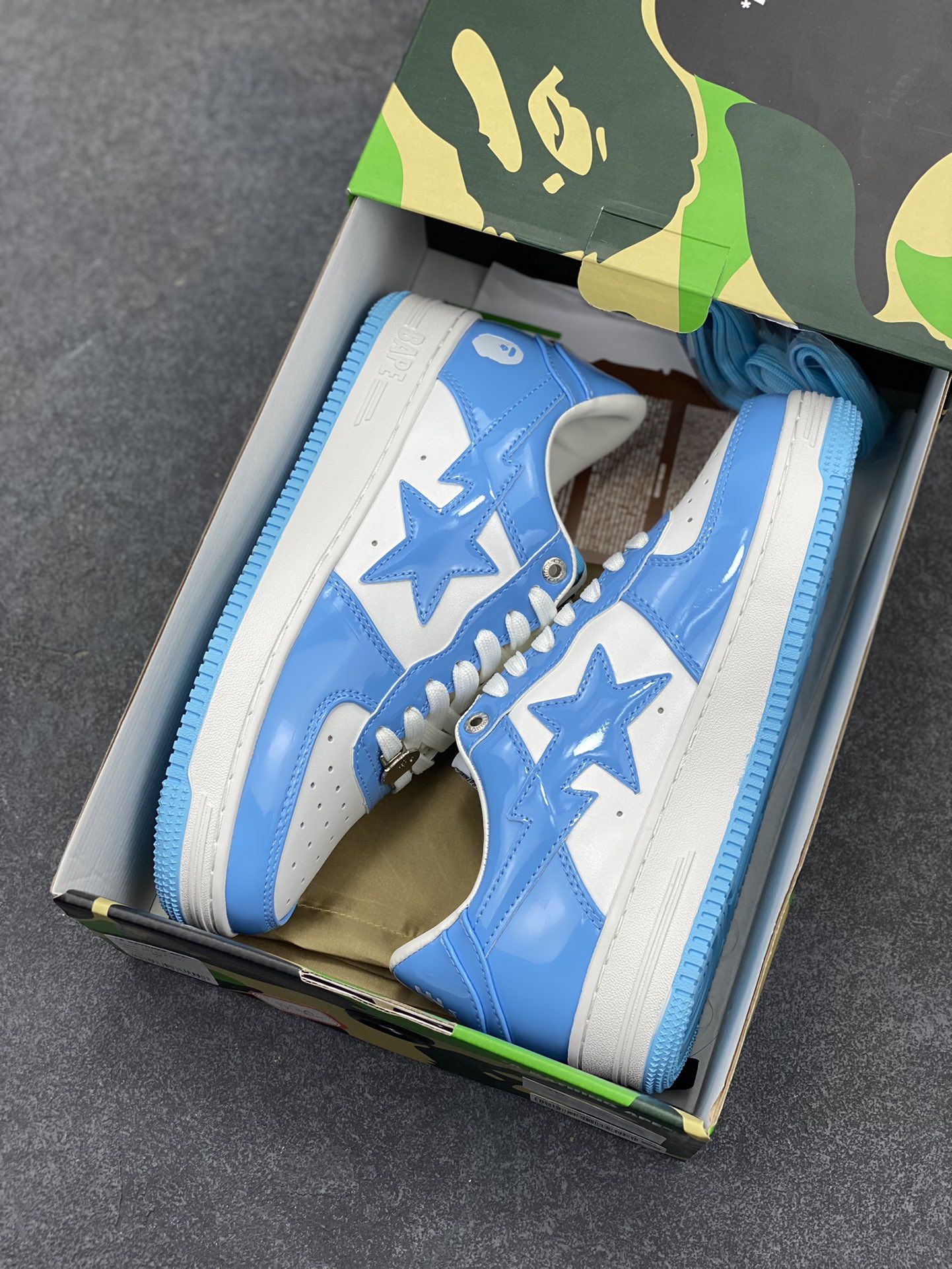 图片[9]-福利特价 潮流教父nigo品牌 明星同款 Bape Sta 绿黑灰 经典百搭休闲运动板鞋 经典猿人头设计 纯正版型 海玻璃鞋垫 内置全掌气垫 全套顶级包装 包含猿人logo定制防尘袋 猿人logo卡片 抗压收纳抽屉式鞋盒 官方同步正码 货号：1H70191001 尺码：36 36.5 37.5 38 38.5 39 40 40.5 41 42 42.5 43 44 44.5 45-选品中心