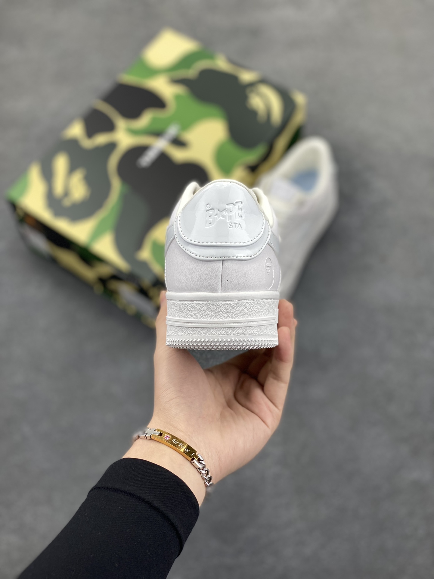 图片[4]-福利特价 潮流教父nigo品牌 明星同款 Bape Sta 绿黑灰 经典百搭休闲运动板鞋 经典猿人头设计 纯正版型 海玻璃鞋垫 内置全掌气垫 全套顶级包装 包含猿人logo定制防尘袋 猿人logo卡片 抗压收纳抽屉式鞋盒 官方同步正码 货号：1F70191006 尺码：36 36.5 37.5 38 38.5 39 40 40.5 41 42 42.5 43 44 44.5 45-选品中心