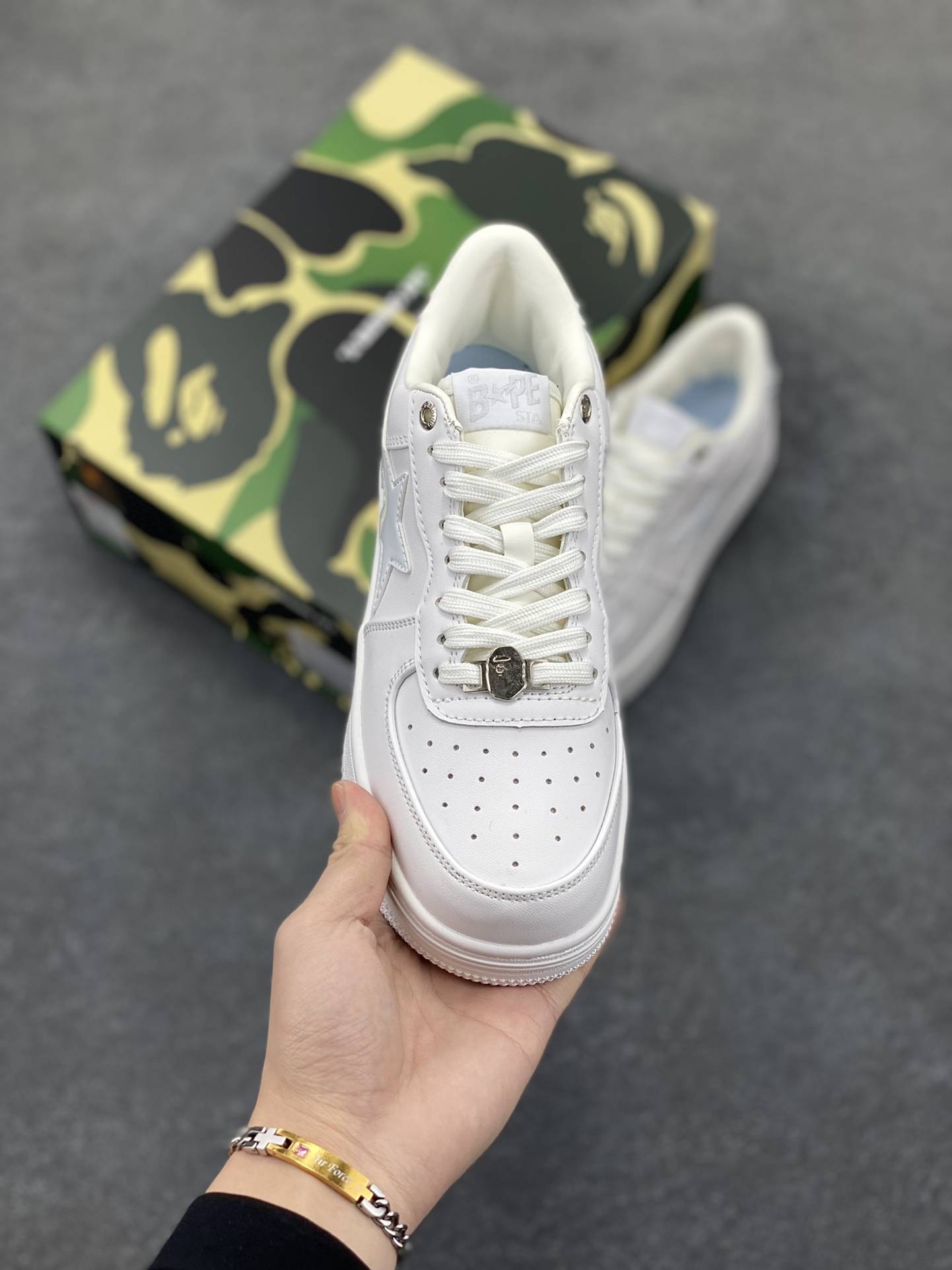 图片[2]-福利特价 潮流教父nigo品牌 明星同款 Bape Sta 绿黑灰 经典百搭休闲运动板鞋 经典猿人头设计 纯正版型 海玻璃鞋垫 内置全掌气垫 全套顶级包装 包含猿人logo定制防尘袋 猿人logo卡片 抗压收纳抽屉式鞋盒 官方同步正码 货号：1F70191006 尺码：36 36.5 37.5 38 38.5 39 40 40.5 41 42 42.5 43 44 44.5 45-选品中心