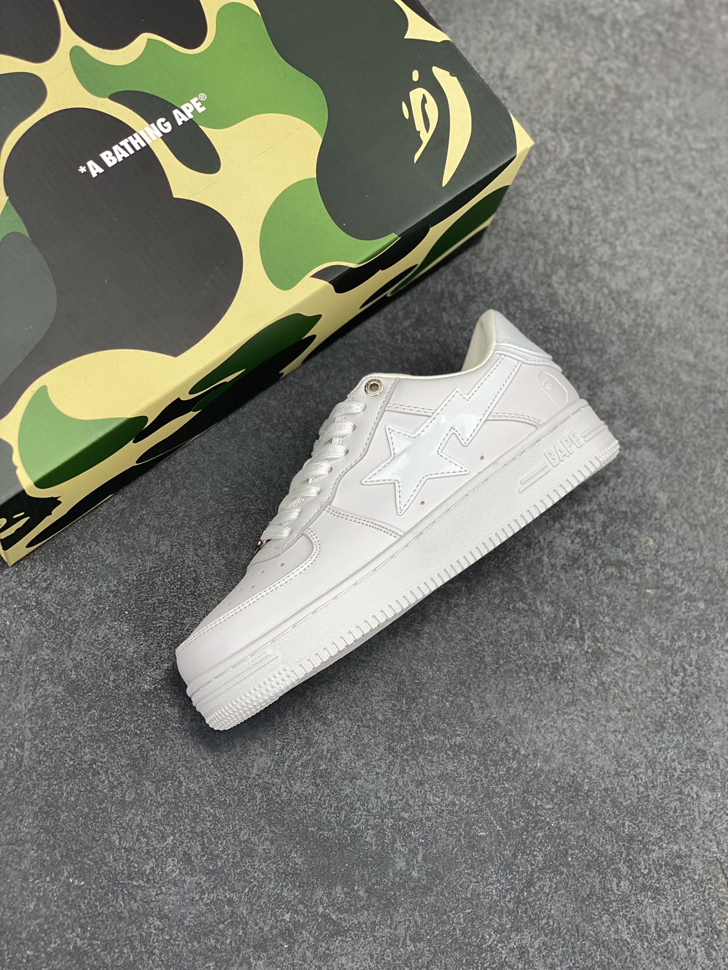 图片[7]-福利特价 潮流教父nigo品牌 明星同款 Bape Sta 绿黑灰 经典百搭休闲运动板鞋 经典猿人头设计 纯正版型 海玻璃鞋垫 内置全掌气垫 全套顶级包装 包含猿人logo定制防尘袋 猿人logo卡片 抗压收纳抽屉式鞋盒 官方同步正码 货号：1F70191006 尺码：36 36.5 37.5 38 38.5 39 40 40.5 41 42 42.5 43 44 44.5 45-选品中心