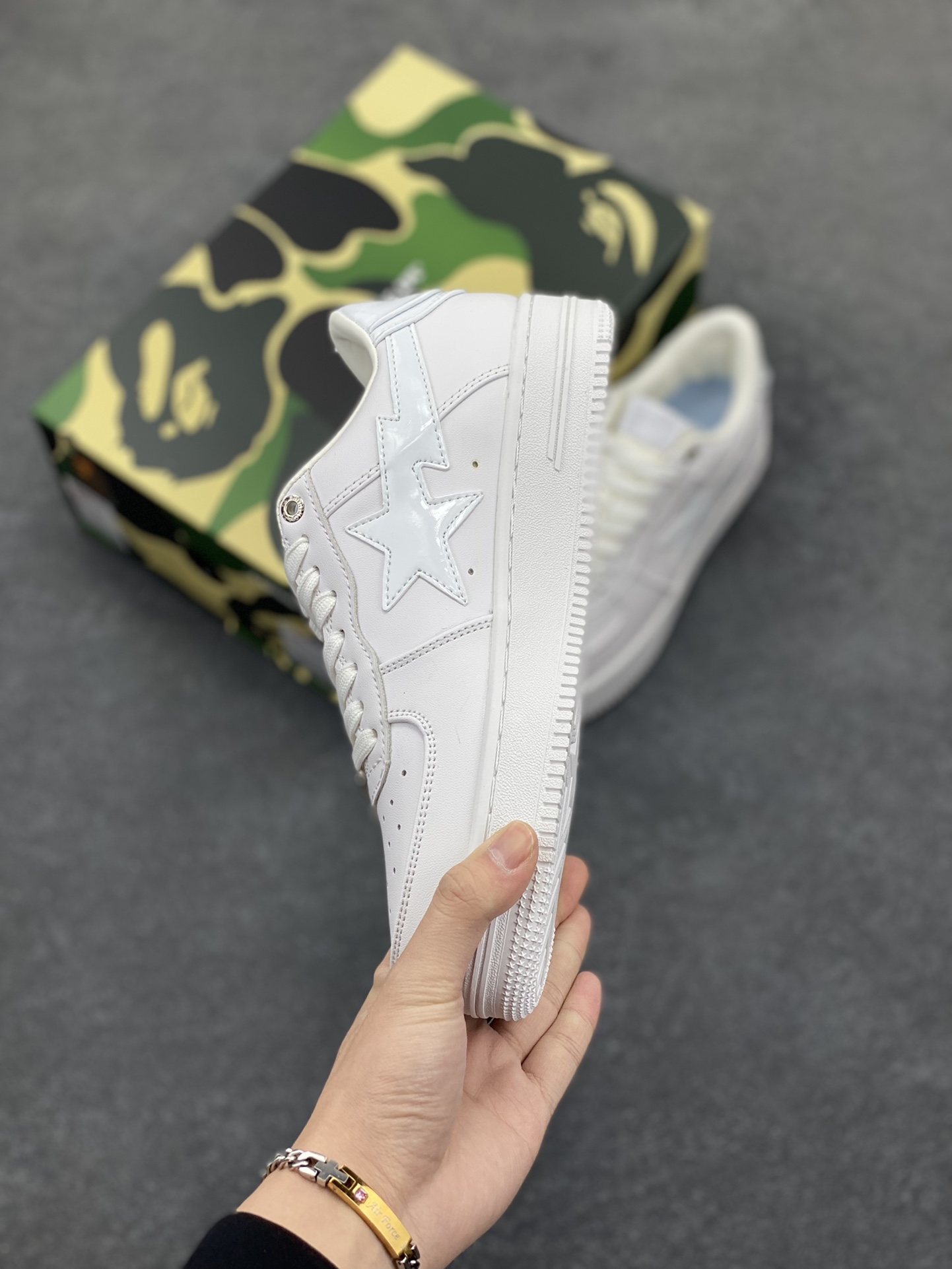 图片[3]-福利特价 潮流教父nigo品牌 明星同款 Bape Sta 绿黑灰 经典百搭休闲运动板鞋 经典猿人头设计 纯正版型 海玻璃鞋垫 内置全掌气垫 全套顶级包装 包含猿人logo定制防尘袋 猿人logo卡片 抗压收纳抽屉式鞋盒 官方同步正码 货号：1F70191006 尺码：36 36.5 37.5 38 38.5 39 40 40.5 41 42 42.5 43 44 44.5 45-选品中心