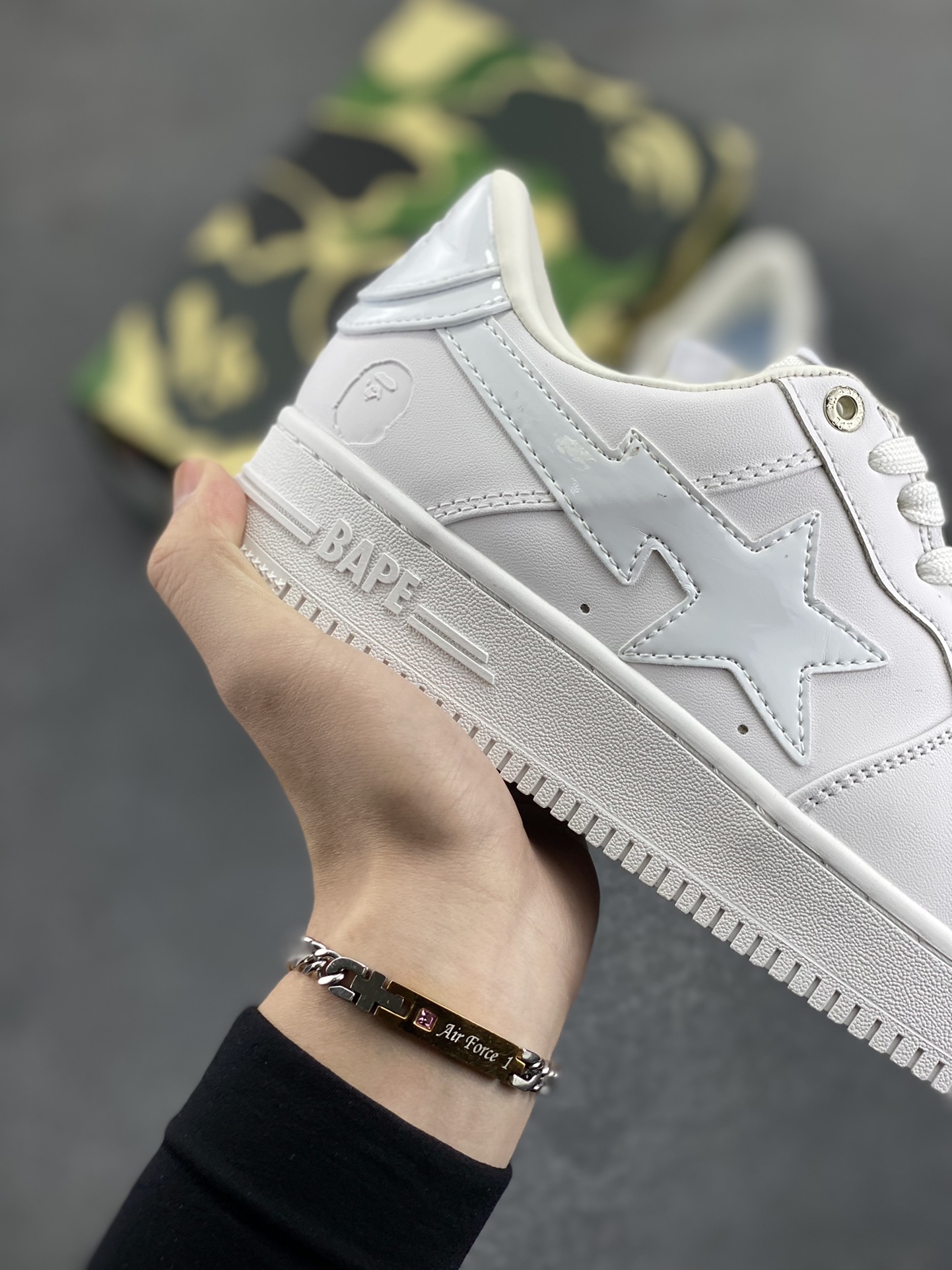 图片[6]-福利特价 潮流教父nigo品牌 明星同款 Bape Sta 绿黑灰 经典百搭休闲运动板鞋 经典猿人头设计 纯正版型 海玻璃鞋垫 内置全掌气垫 全套顶级包装 包含猿人logo定制防尘袋 猿人logo卡片 抗压收纳抽屉式鞋盒 官方同步正码 货号：1F70191006 尺码：36 36.5 37.5 38 38.5 39 40 40.5 41 42 42.5 43 44 44.5 45-选品中心