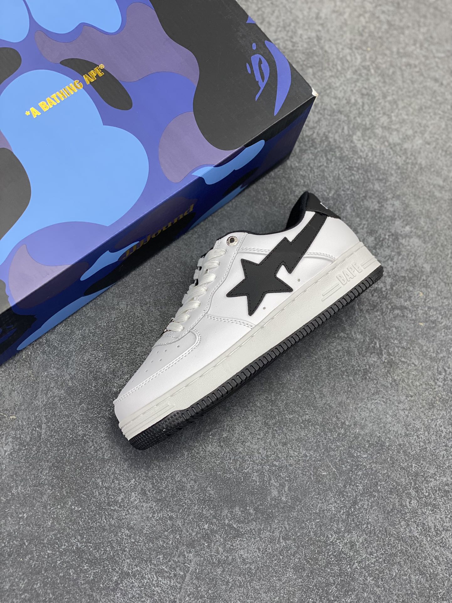 图片[7]-福利特价 潮流教父nigo品牌 明星同款 Bape Sta 绿黑灰 经典百搭休闲运动板鞋 经典猿人头设计 纯正版型 海玻璃鞋垫 内置全掌气垫 全套顶级包装 包含猿人logo定制防尘袋 猿人logo卡片 抗压收纳抽屉式鞋盒 官方同步正码 货号：1I73191912 尺码：36 36.5 37.5 38 38.5 39 40 40.5 41 42 42.5 43 44 44.5 45-选品中心