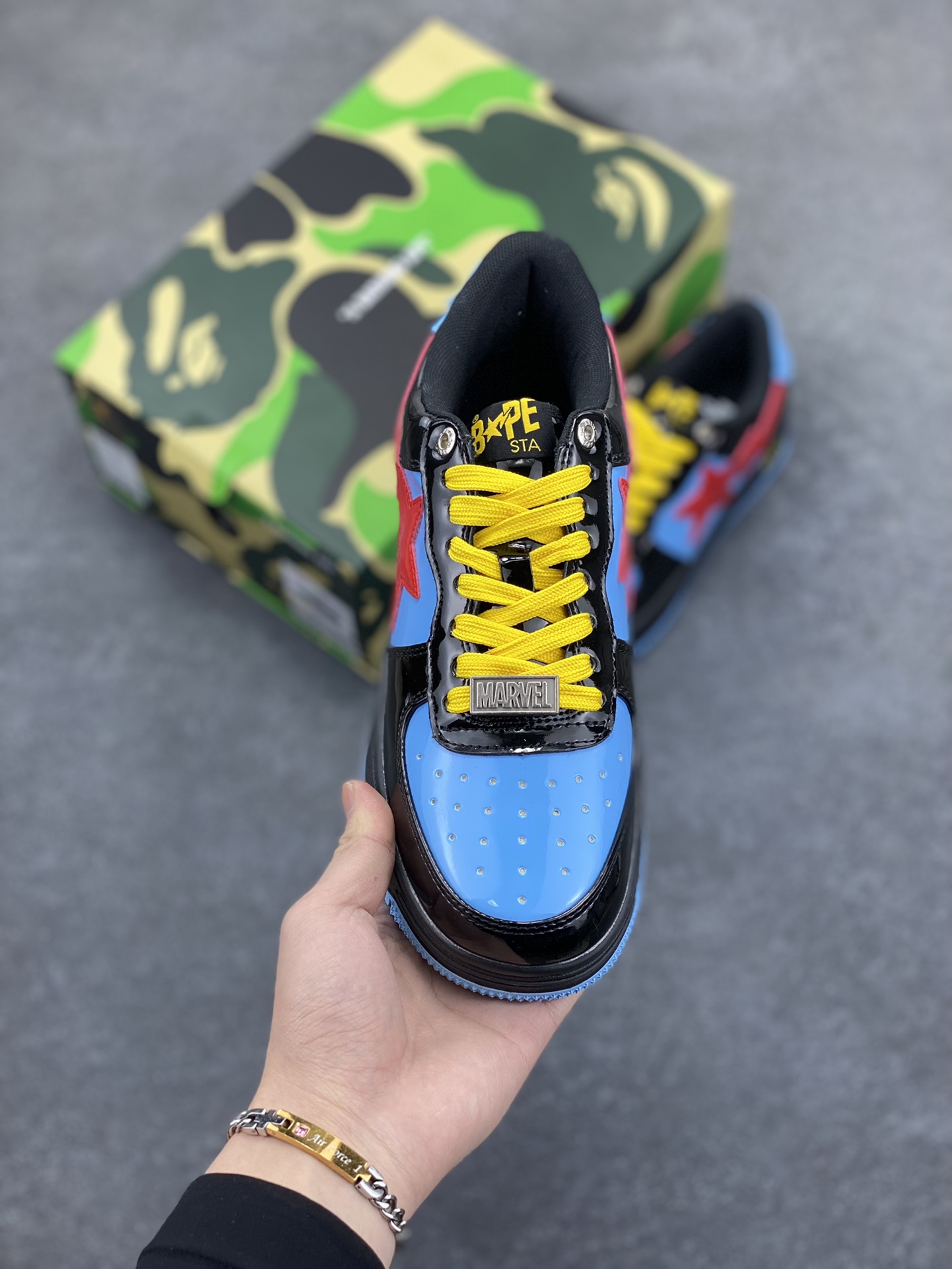 图片[2]-福利特价 潮流教父nigo品牌 明星同款 Bape Sta 绿黑灰 经典百搭休闲运动板鞋 经典猿人头设计 纯正版型 海玻璃鞋垫 内置全掌气垫 全套顶级包装 包含猿人logo定制防尘袋 猿人logo卡片 抗压收纳抽屉式鞋盒 官方同步正码 货号：1I73291907 尺码：36 36.5 37.5 38 38.5 39 40 40.5 41 42 42.5 43 44 44.5 45-选品中心